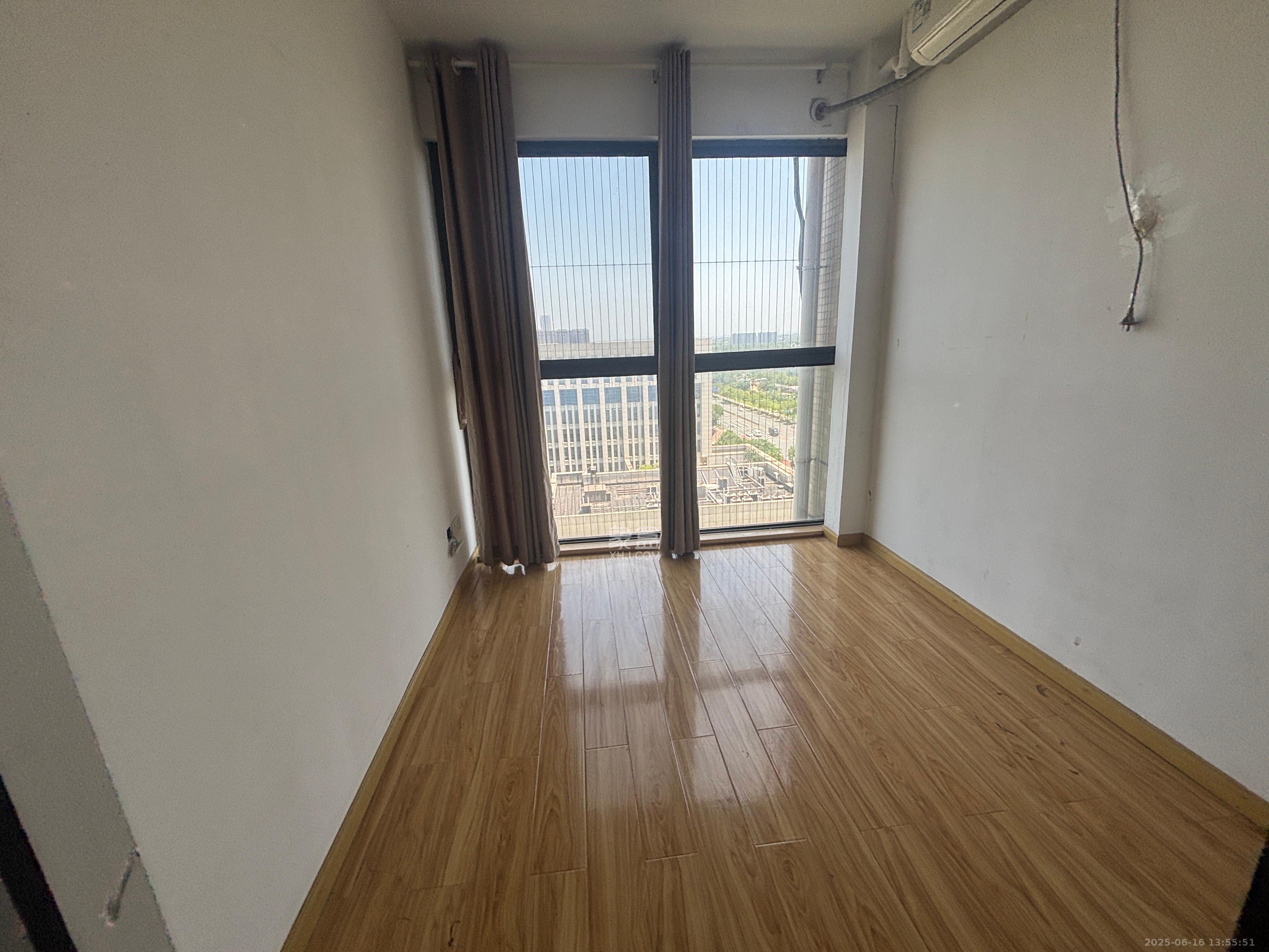 光明城市(星辰青年城) 4室2厅1卫 2500.0元/月 光明城市(星辰青年城) 4室2厅1卫 2500.0元/月室内图