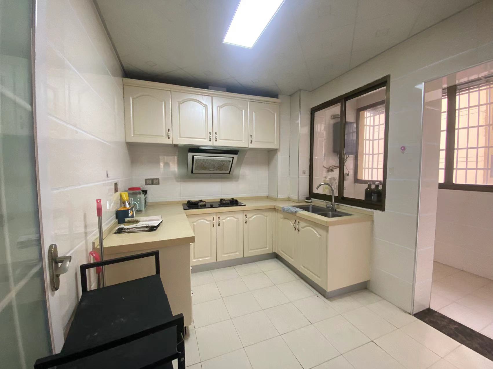 中电怡和苑 3室2厅2卫 2000.0元/月 中电怡和苑 3室2厅2卫 2000.0元/月室内图