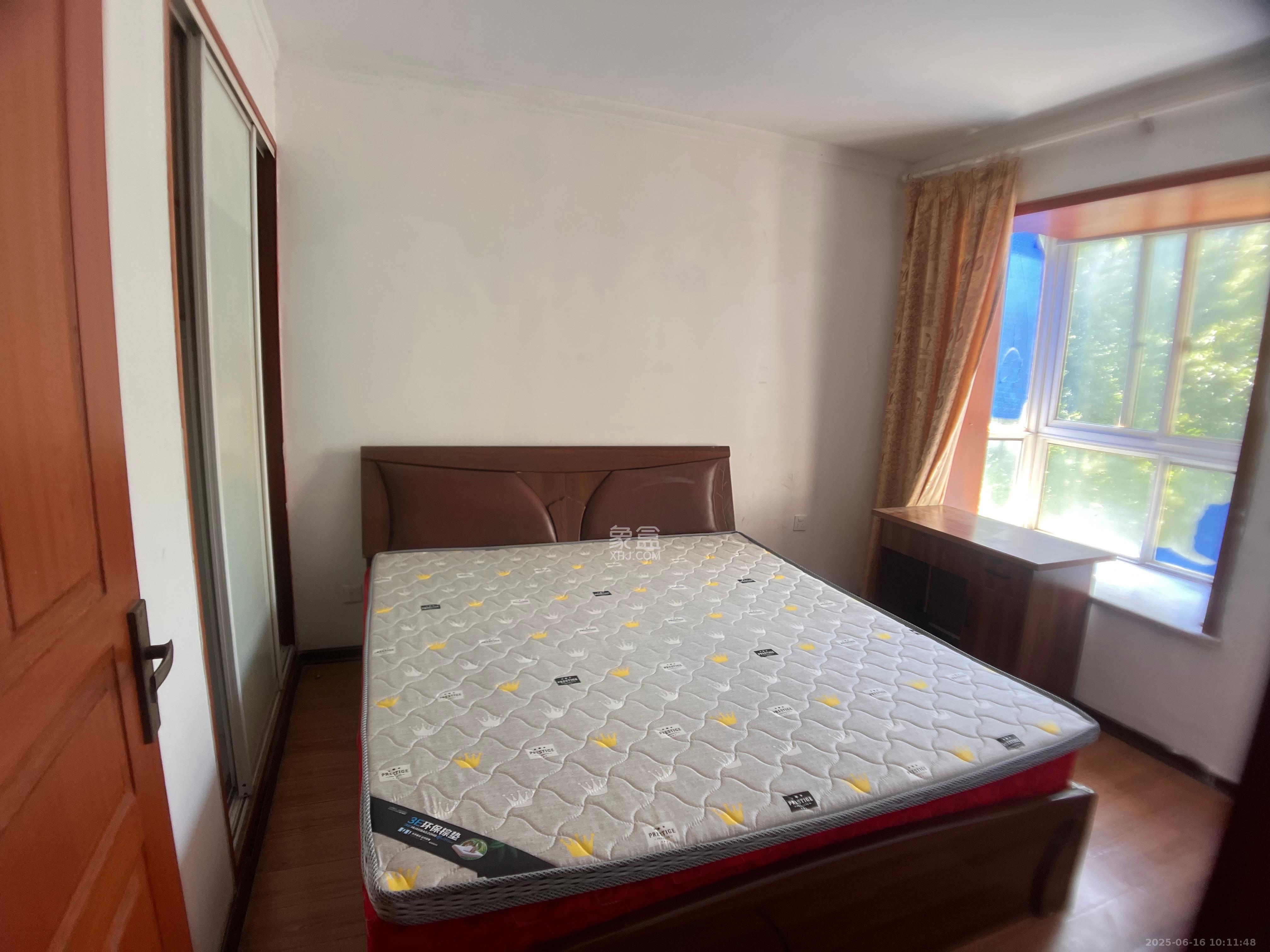 金麓西岸和苑  2室2厅1卫    1800.0元/月 金麓西岸和苑  2室2厅1卫    1800.0元/月室内图