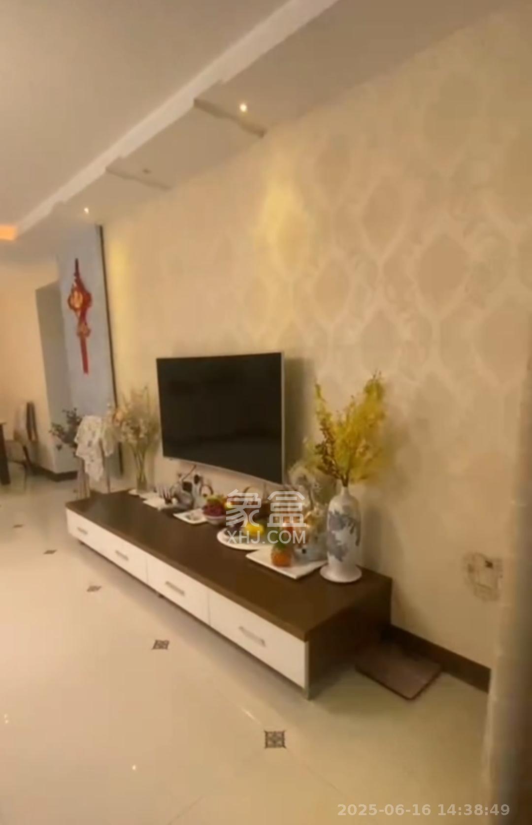 南明苑西区 3室2厅1卫 2500.0元/月 南明苑西区 3室2厅1卫 2500.0元/月室内图