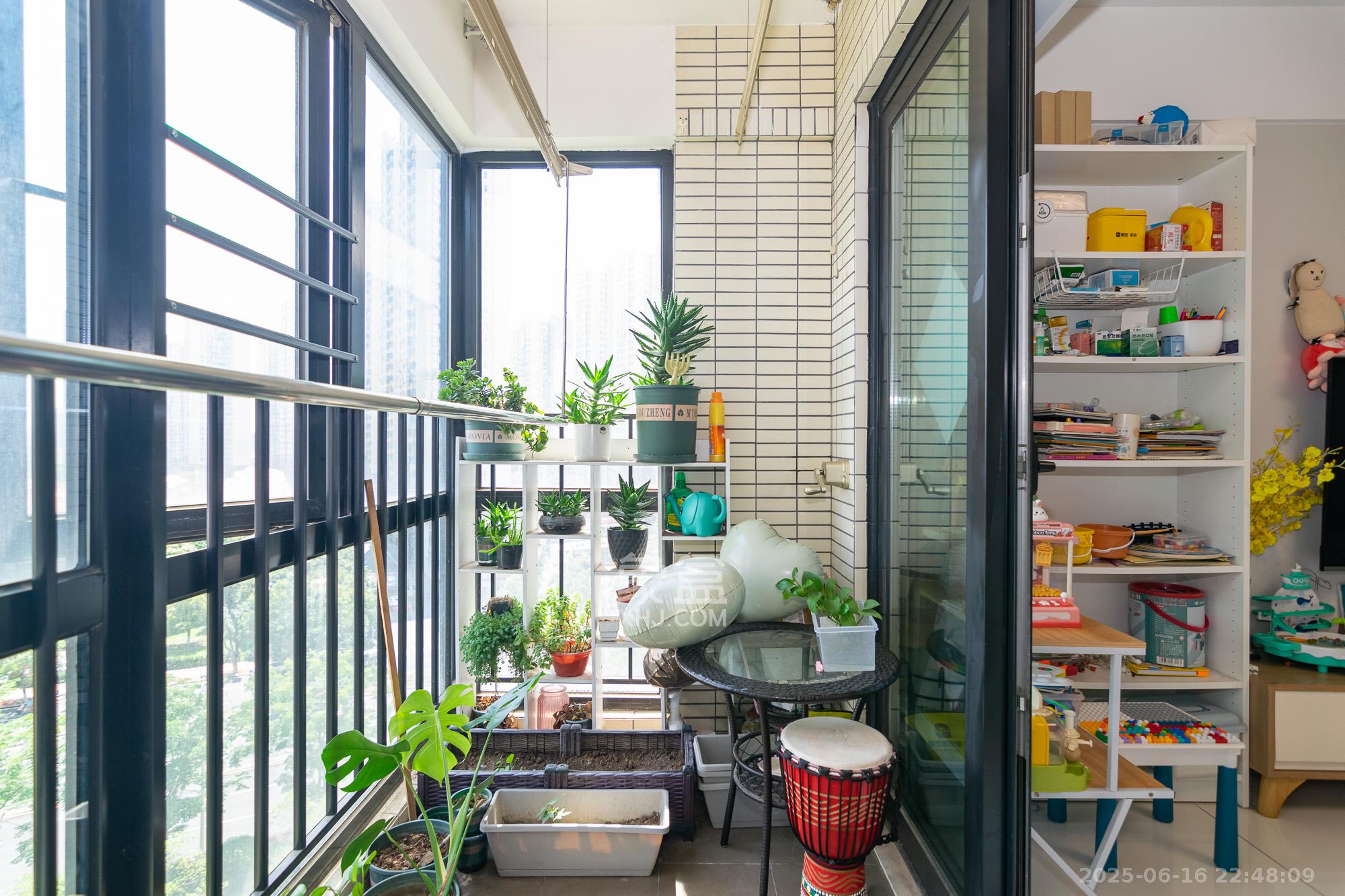 时代年华  1室0厅0卫    85.0万 时代年华  1室0厅0卫    85.0万阳台