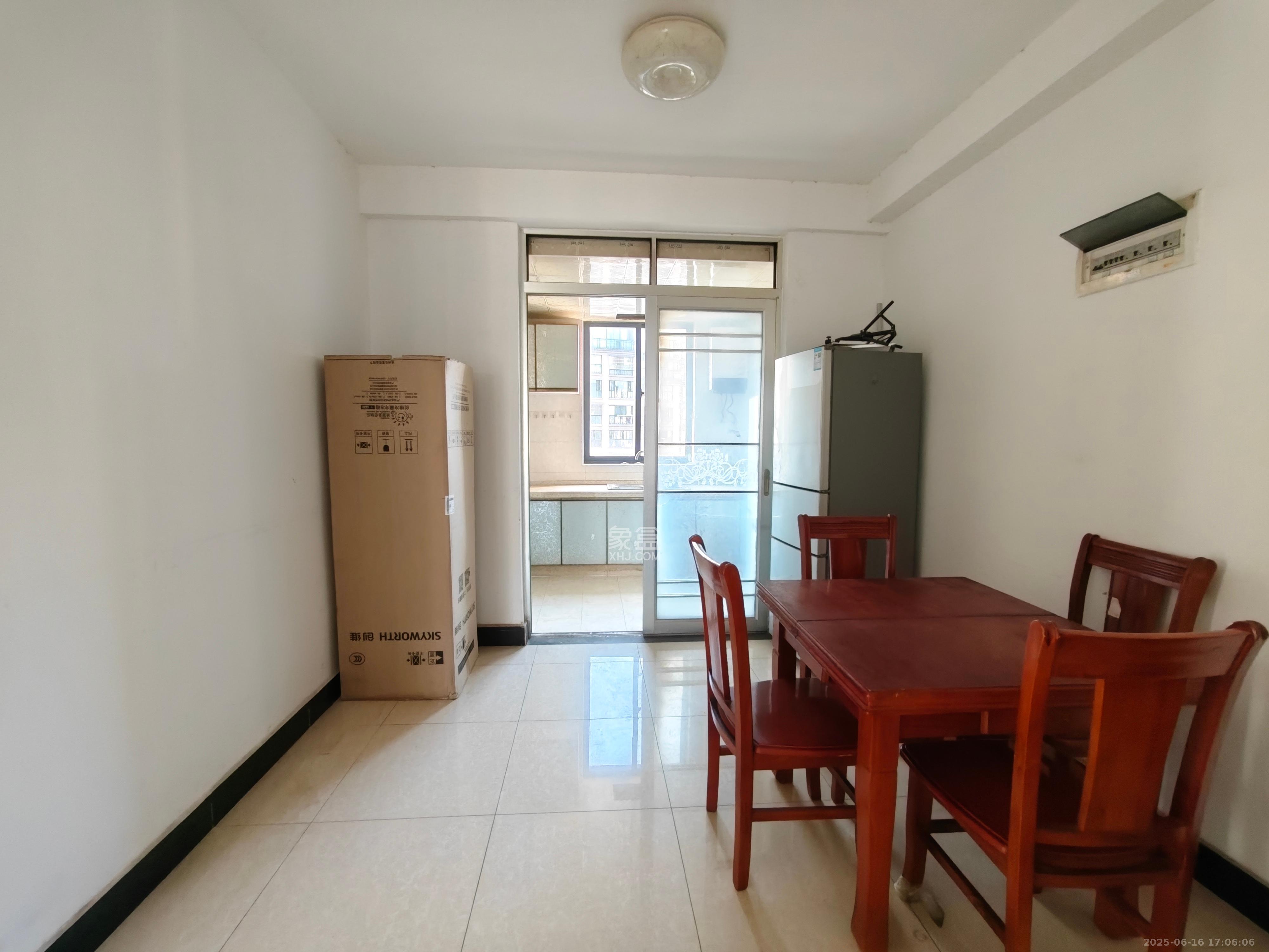 中建麓山和苑 3室2厅1卫 1600.0元/月 中建麓山和苑 3室2厅1卫 1600.0元/月室内图