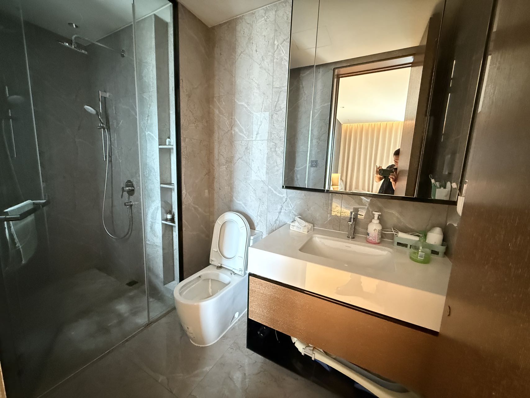 罗牛山玖悦台 3室2厅4卫 930.0万 罗牛山玖悦台 3室2厅4卫 930.0万客厅