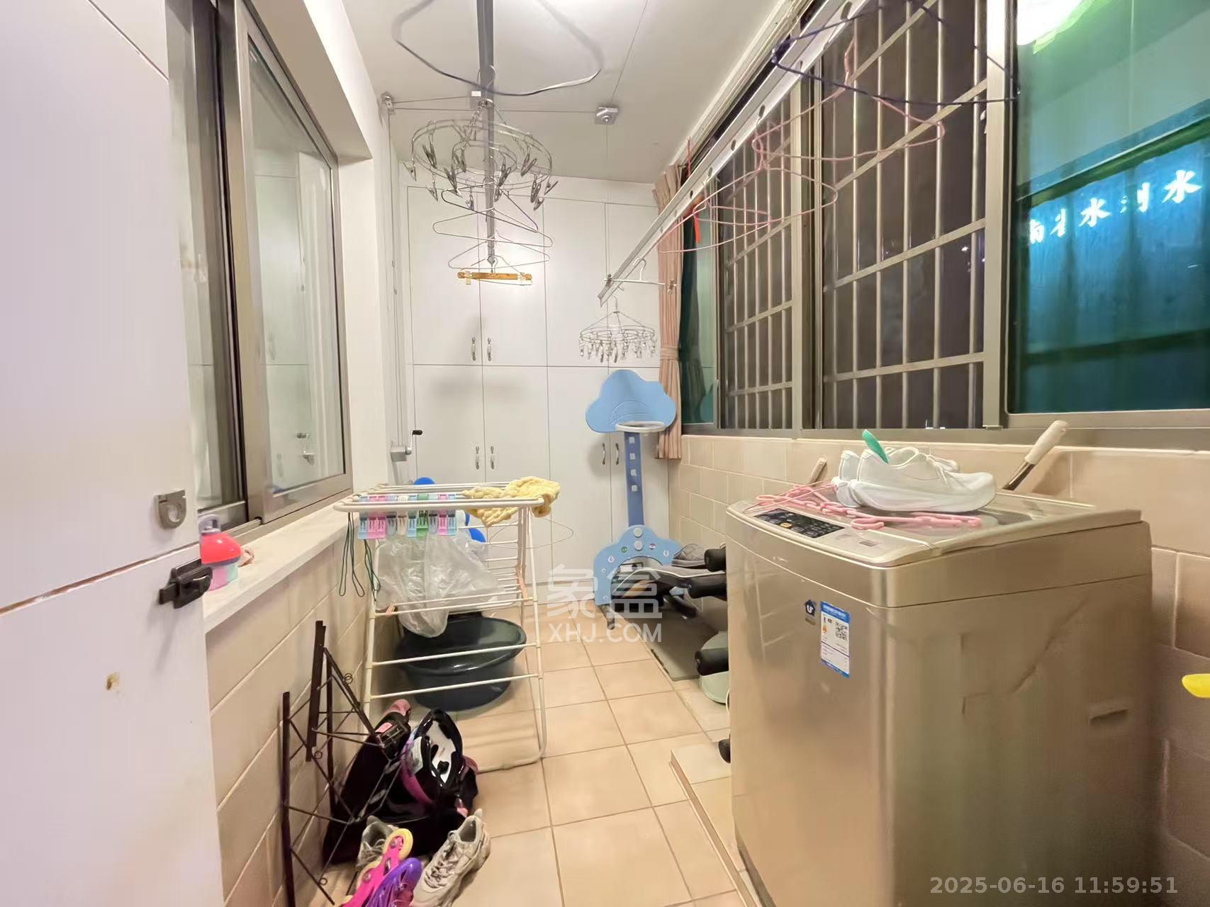 湘农桥社区 3室2厅2卫 3600.0元/月 湘农桥社区 3室2厅2卫 3600.0元/月室内图