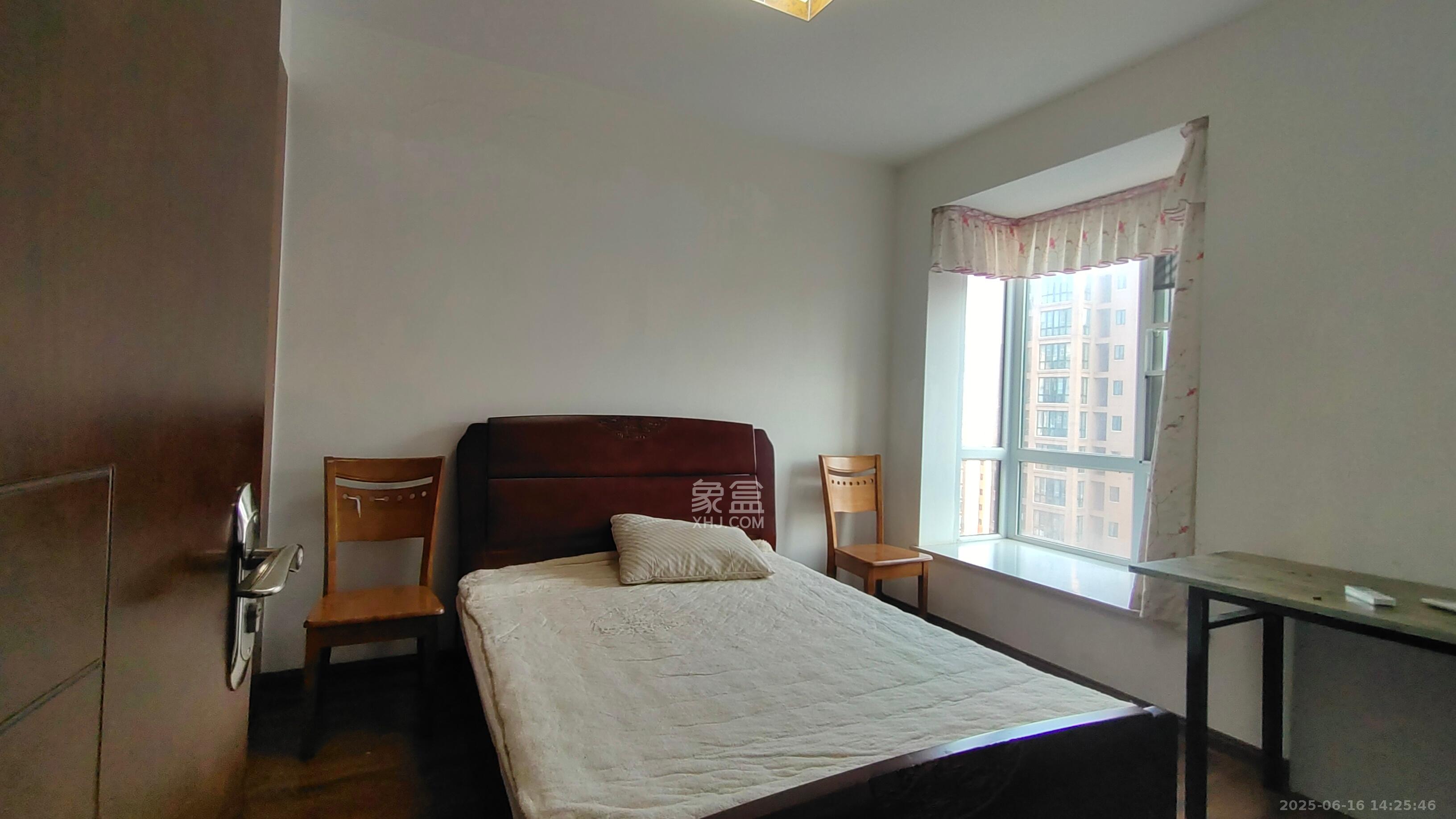 丽发新城  2室2厅1卫    1800.0元/月室内图