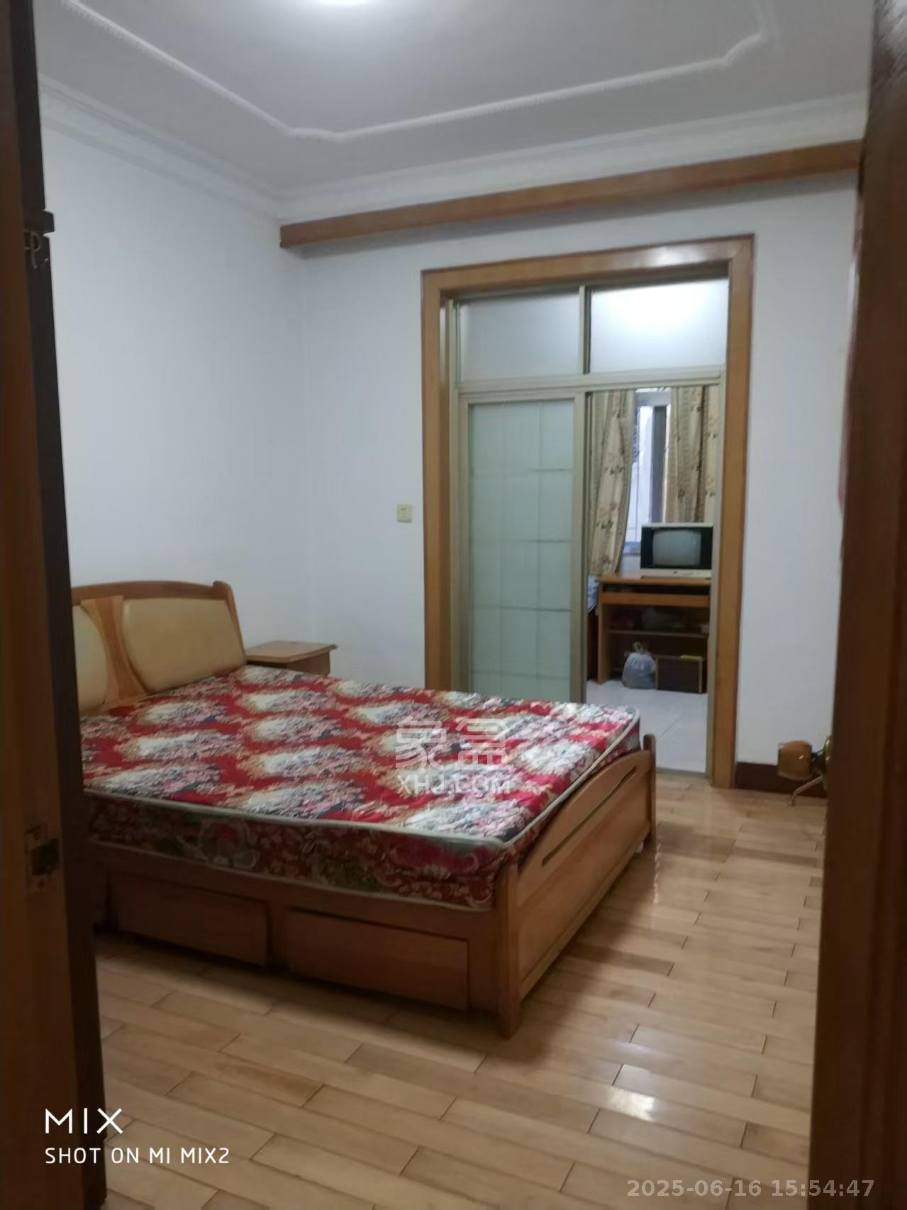 德雅村邮电器材宿舍 4室2厅1卫 1800.0元/月 德雅村邮电器材宿舍 4室2厅1卫 1800.0元/月室内图