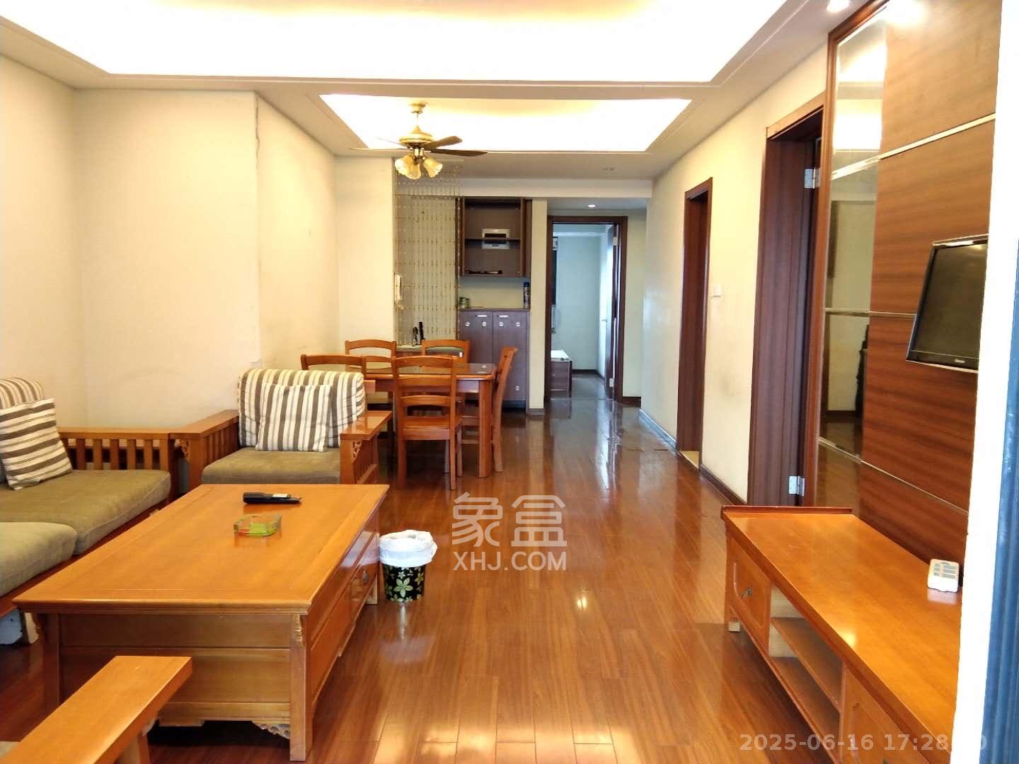 万科金域华府一期  1室2厅1卫   2500.00元/月室内图