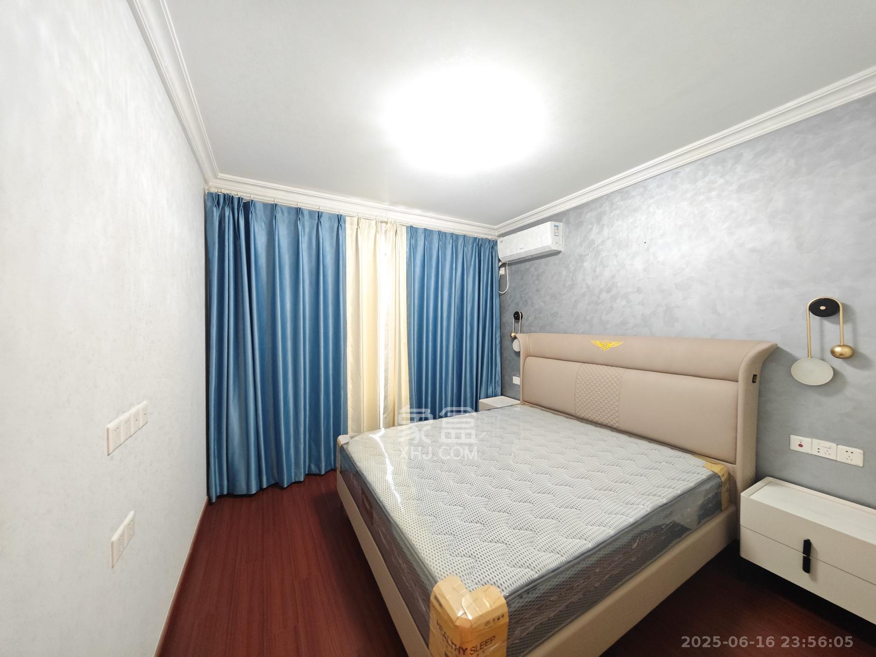 中海珑悦府  3室2厅2卫    129.8万 中海珑悦府  3室2厅2卫    129.8万卧室