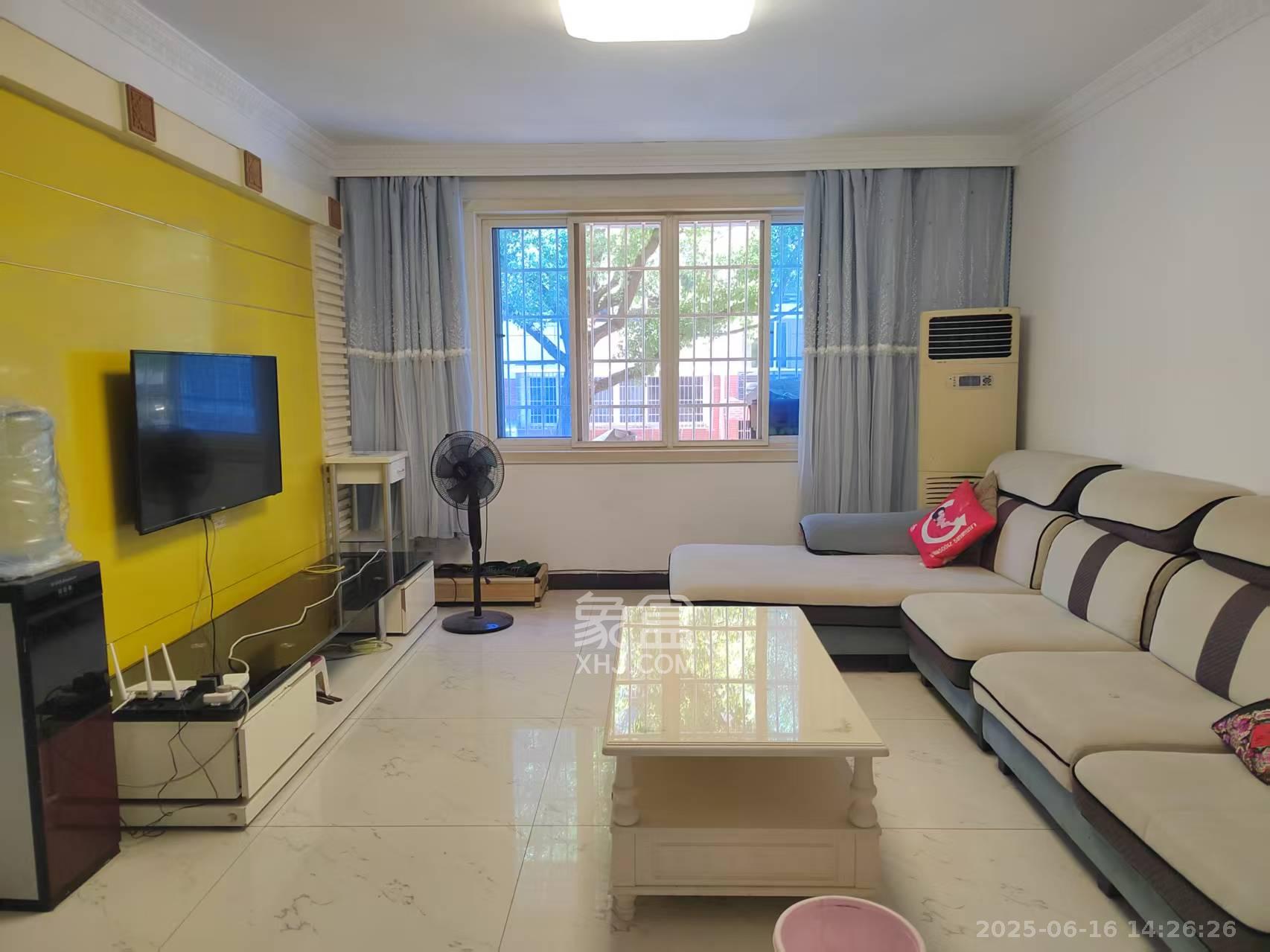 公交金盆小区 3室2厅2卫 2000.0元/月 公交金盆小区 3室2厅2卫 2000.0元/月室内图