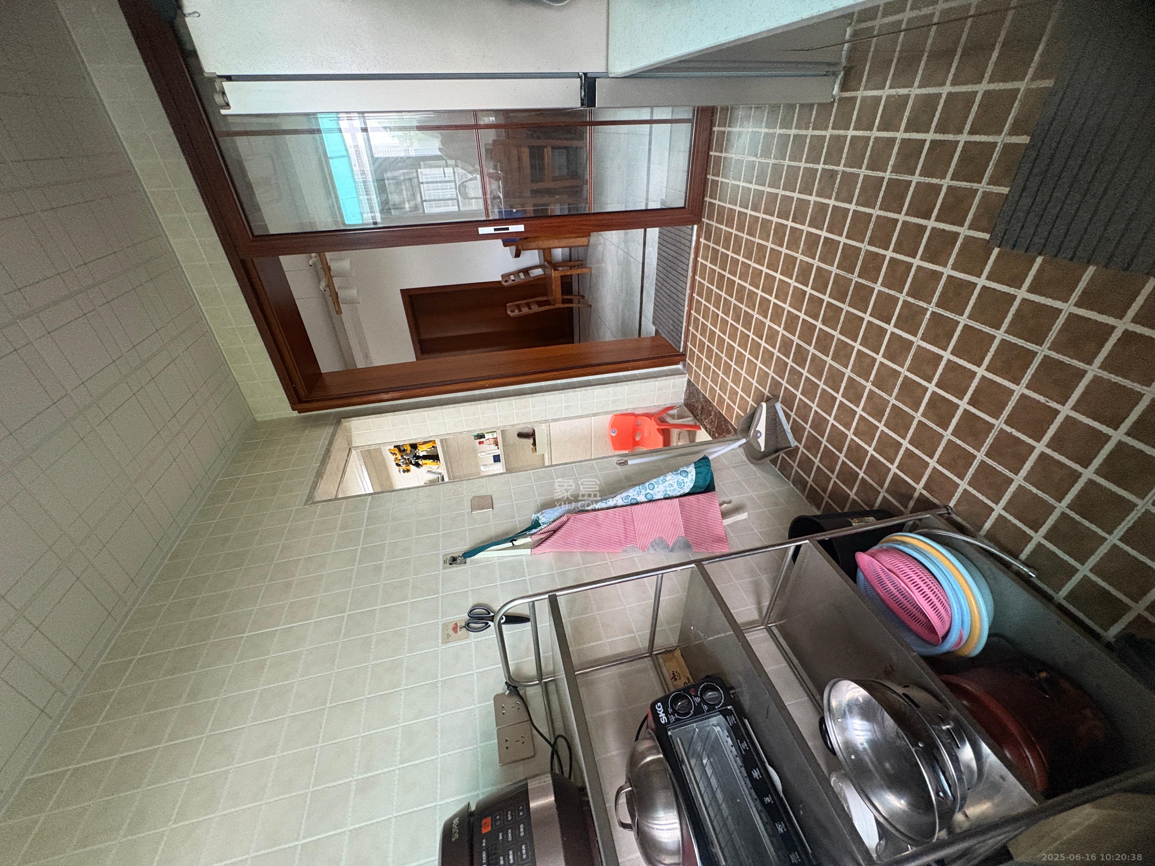 龙福小区  2室2厅2卫   1700.00元/月室内图