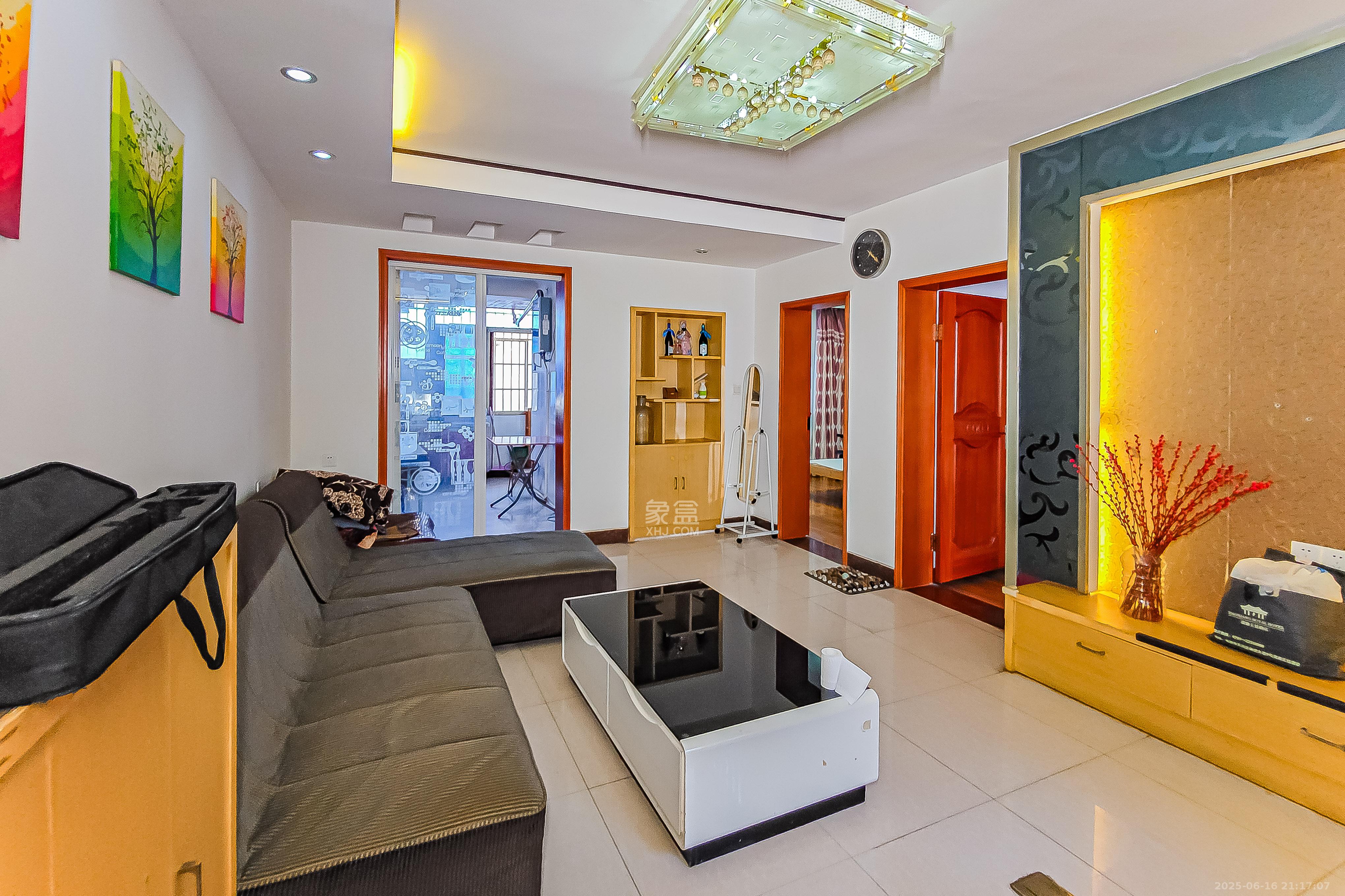 上碧湘街碧丽楼  2室1厅1卫    50.0万 上碧湘街碧丽楼  2室1厅1卫    50.0万客厅