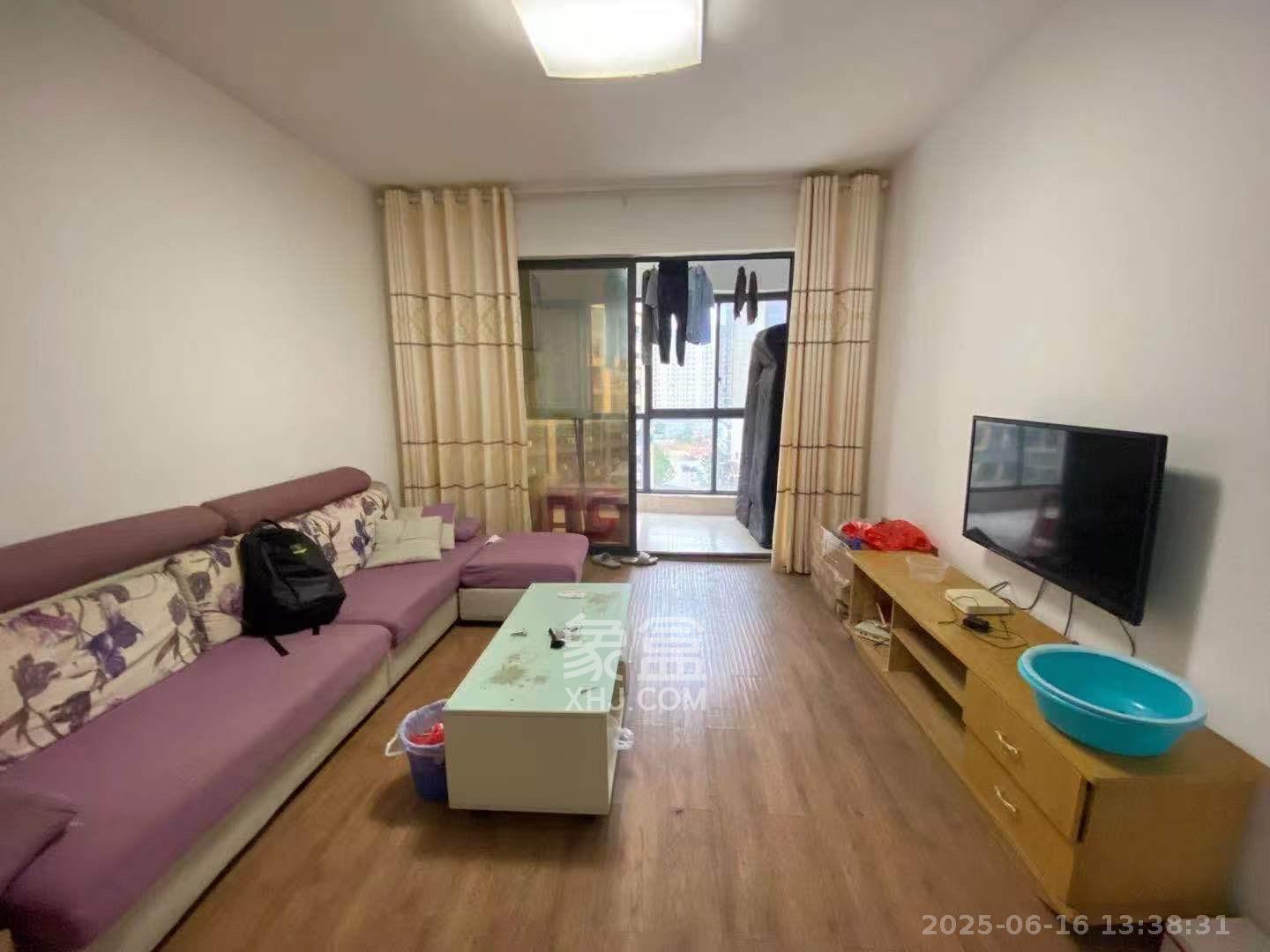 保利麓谷林语C区  3室2厅1卫   2300.00元/月