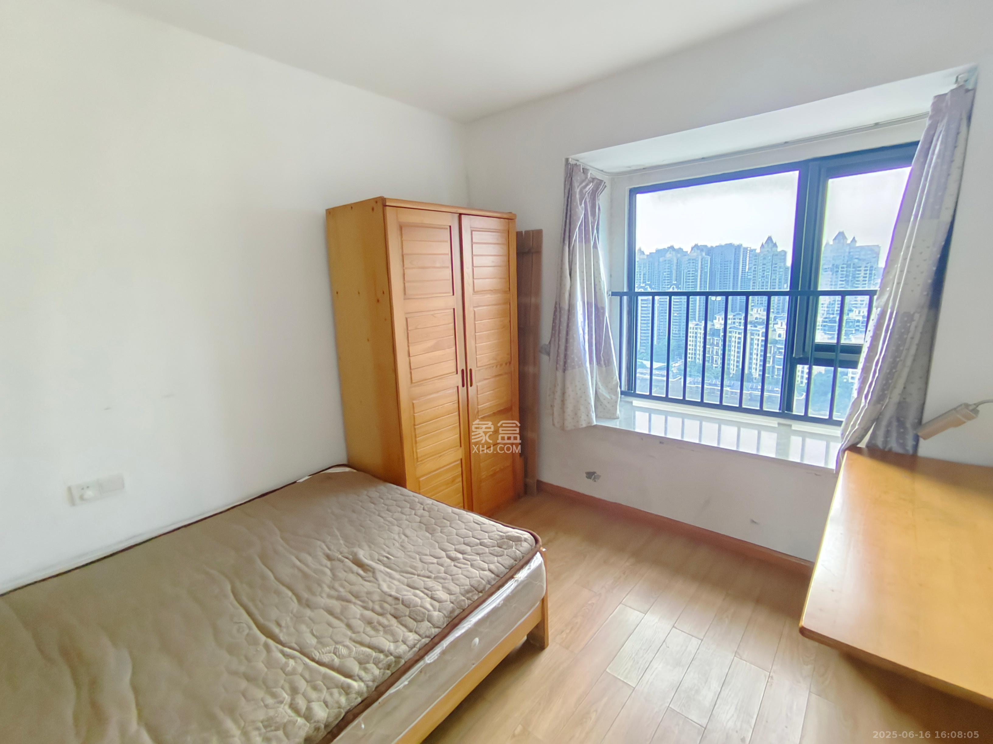 恒大华府  3室2厅1卫    2300.0元/月 恒大华府  3室2厅1卫    2300.0元/月室内图