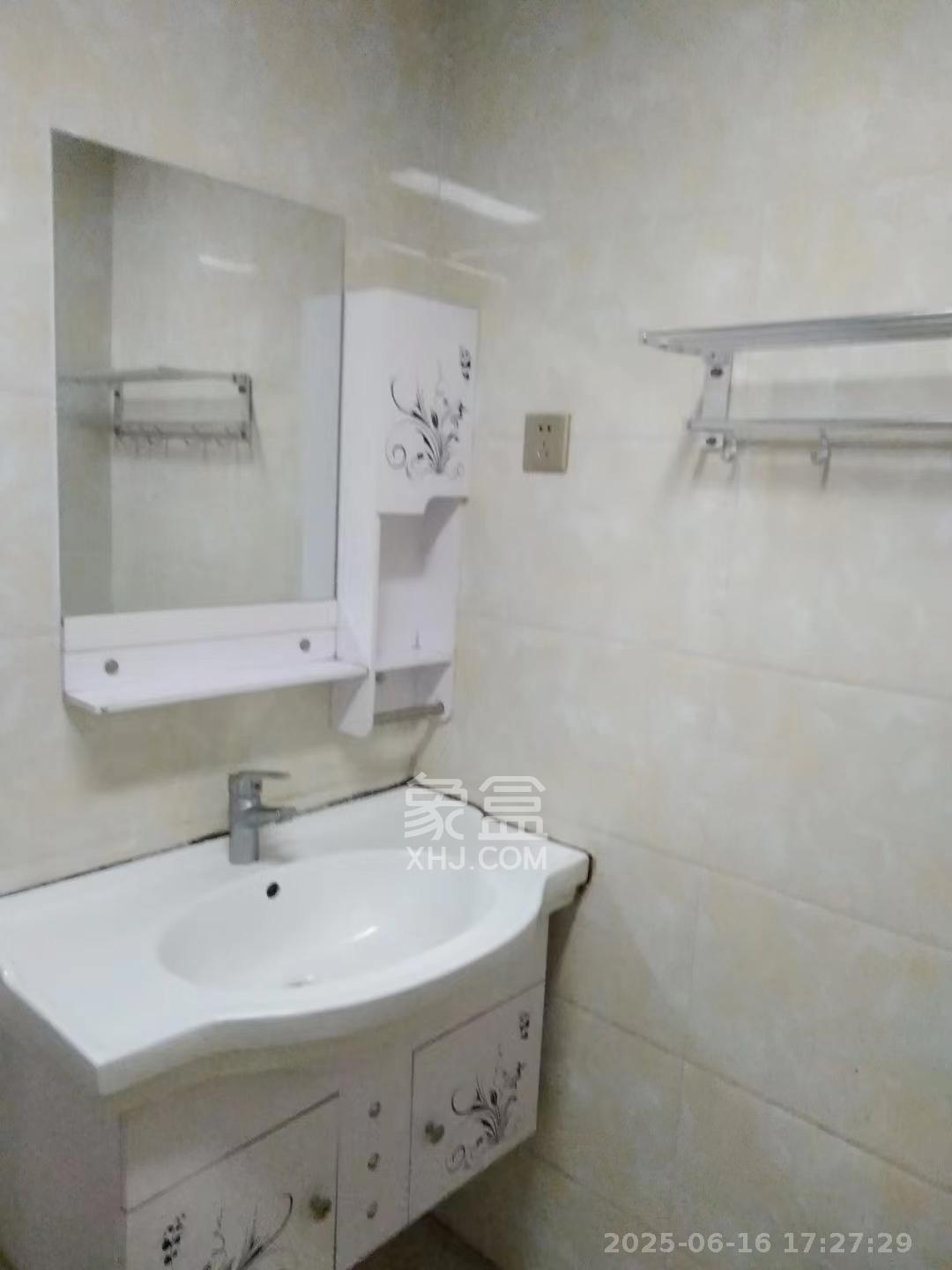 湖南报业文化城(米地亚家园) 3室2厅1卫 2300.0元/月 湖南报业文化城(米地亚家园) 3室2厅1卫 2300.0元/月室内图