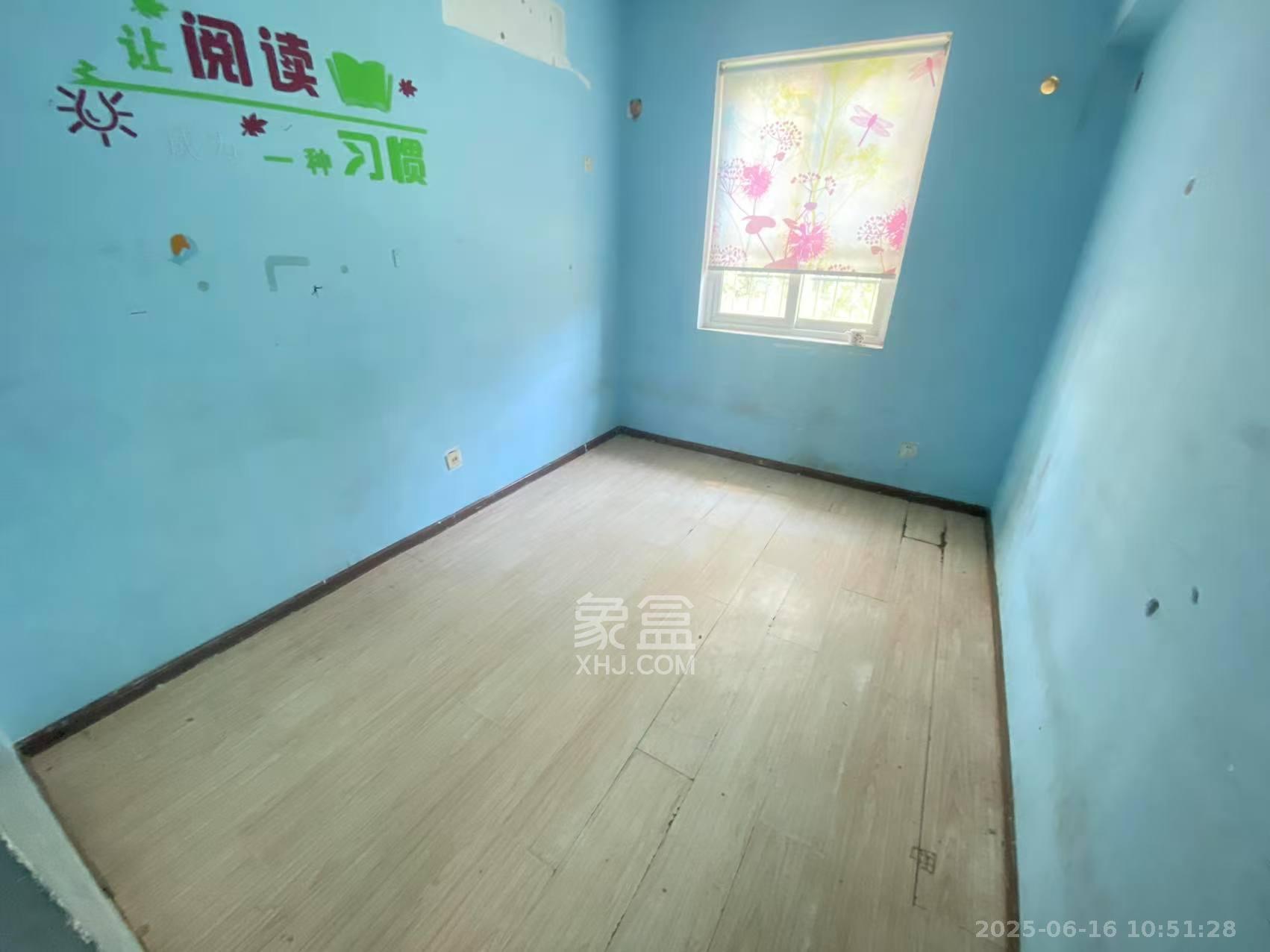 嘉逸名庭  3室2厅2卫   2200.00元/月室内图