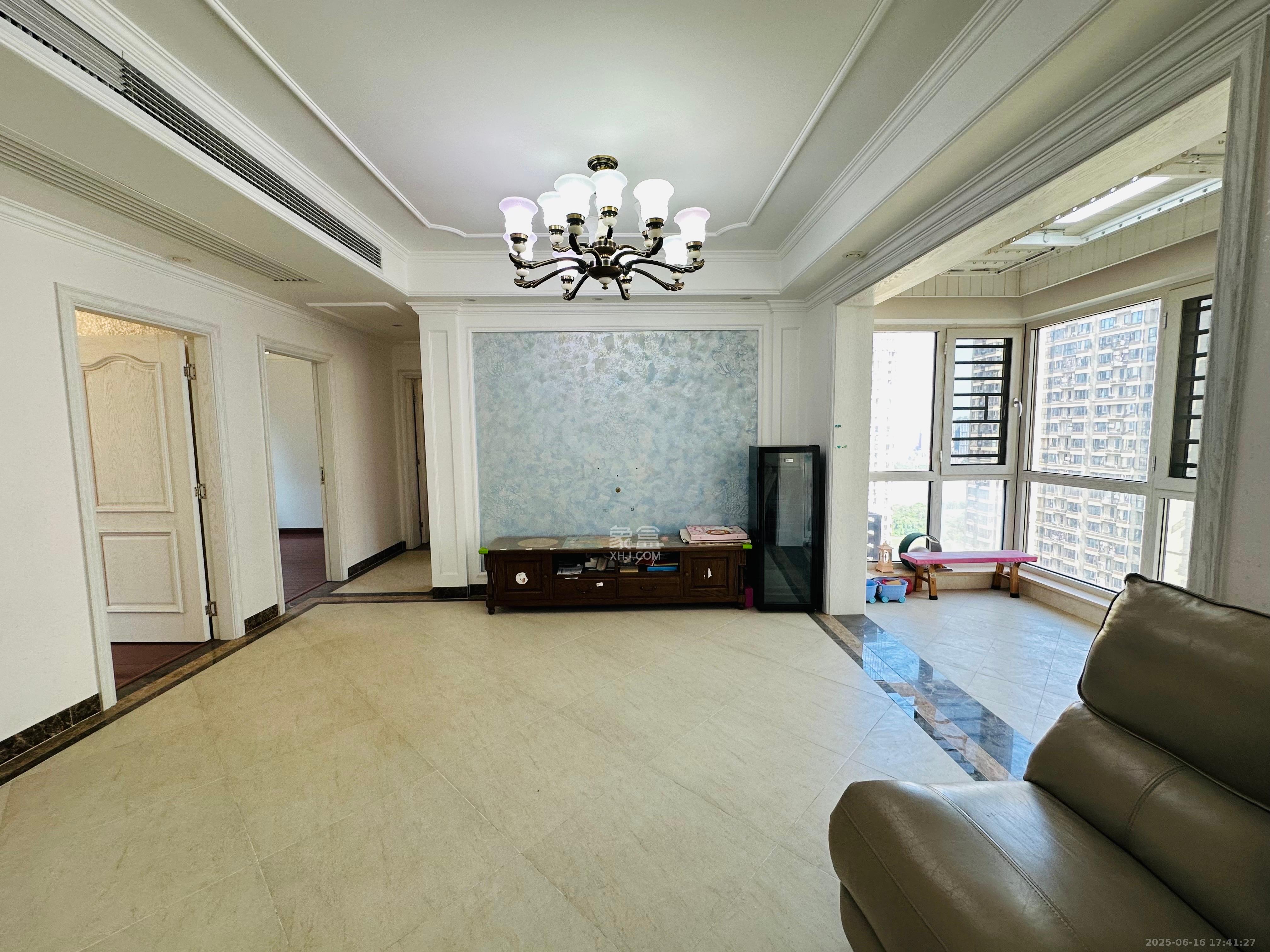 保利西海岸B区  5室2厅2卫    4500.0元/月 保利西海岸B区  5室2厅2卫    4500.0元/月室内图