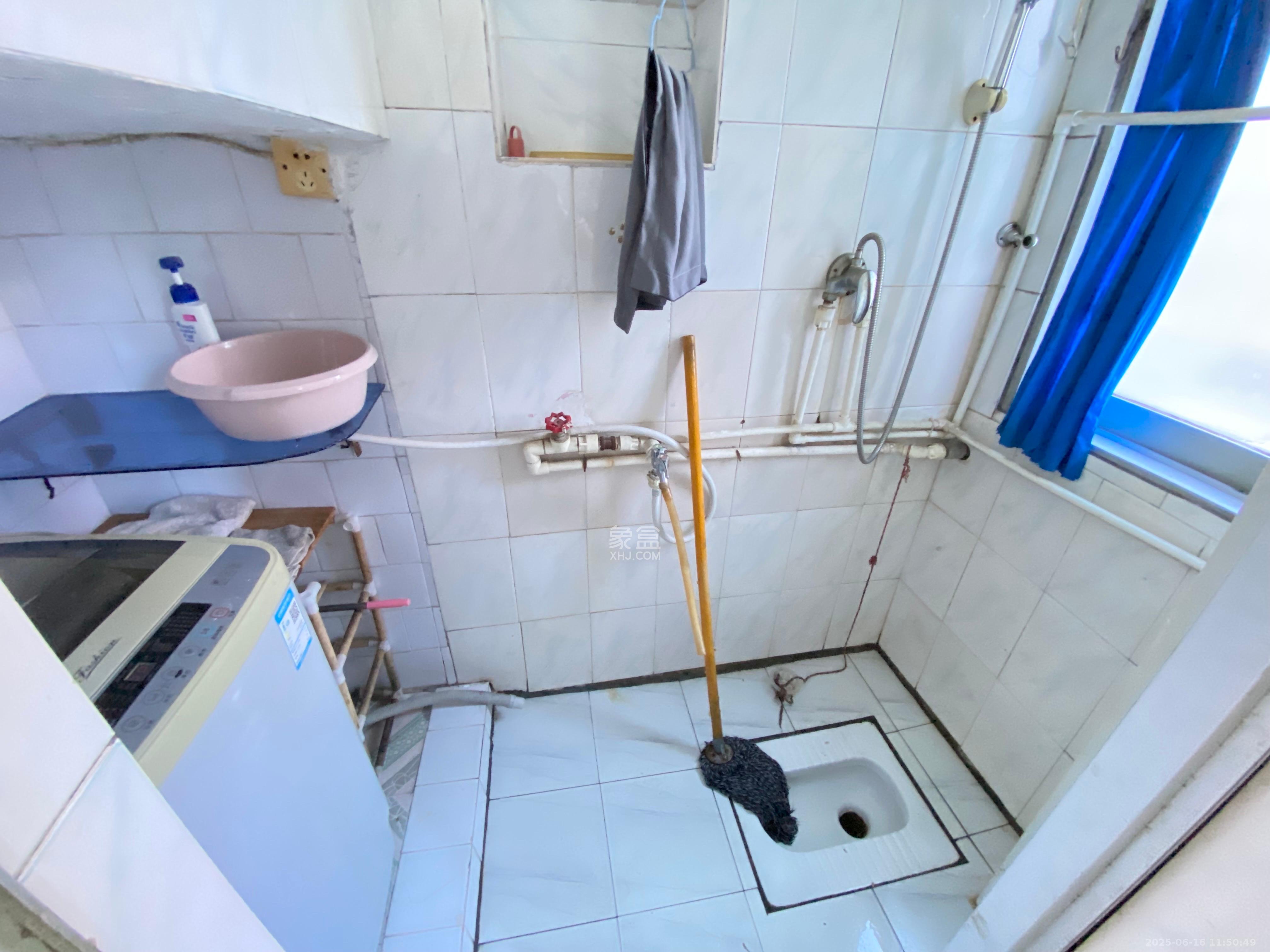 红旗区三片  2室1厅1卫    1500.0元/月室内图