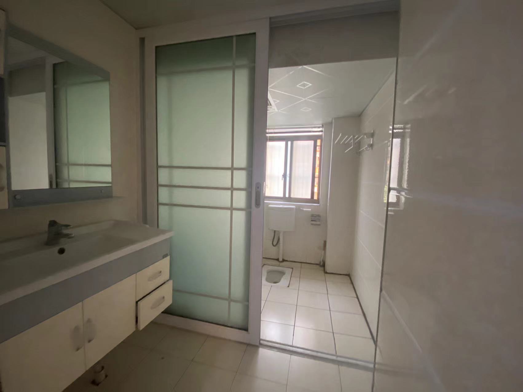 中电怡和苑 3室2厅2卫 2000.0元/月 中电怡和苑 3室2厅2卫 2000.0元/月室内图