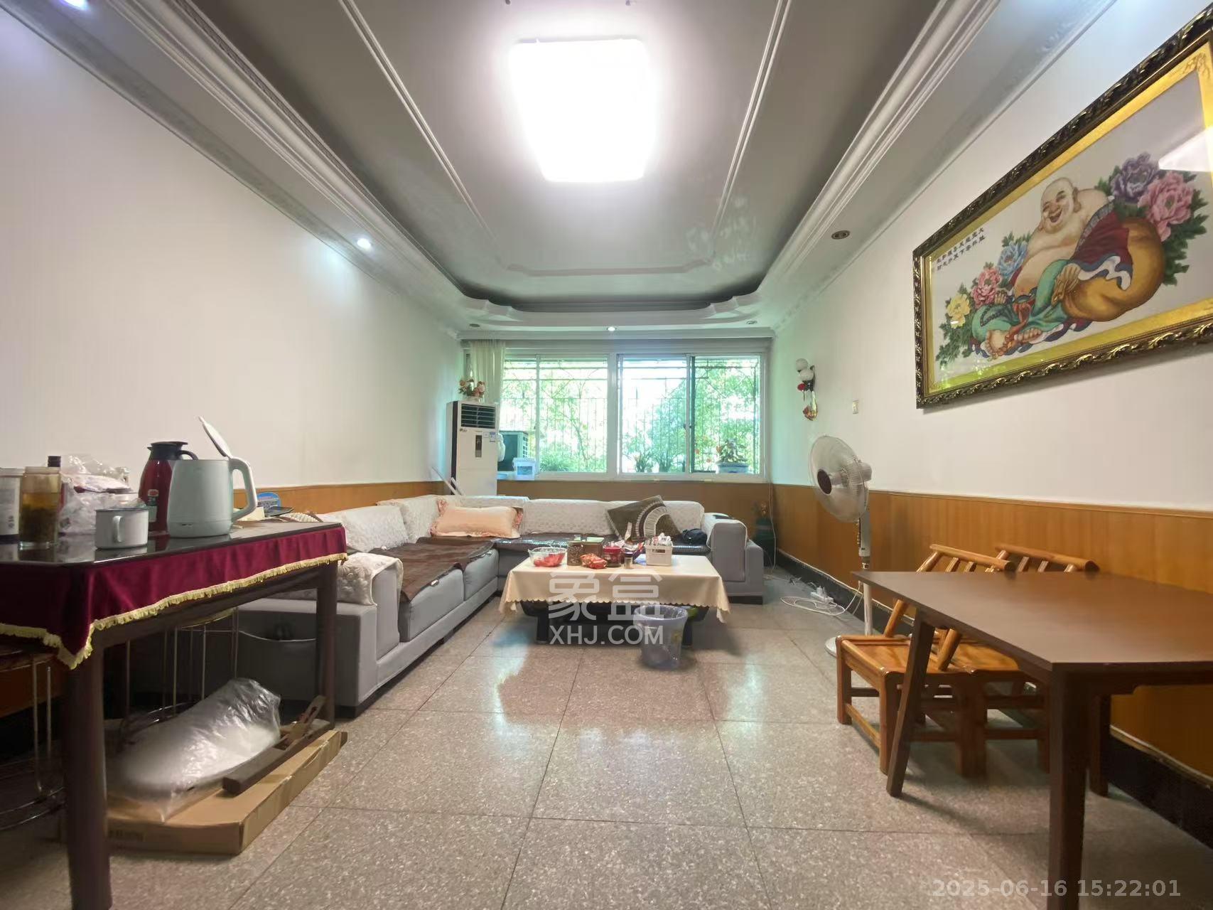 高速公路管理局宿舍 3室2厅2卫 2200.0元/月 高速公路管理局宿舍 3室2厅2卫 2200.0元/月室内图