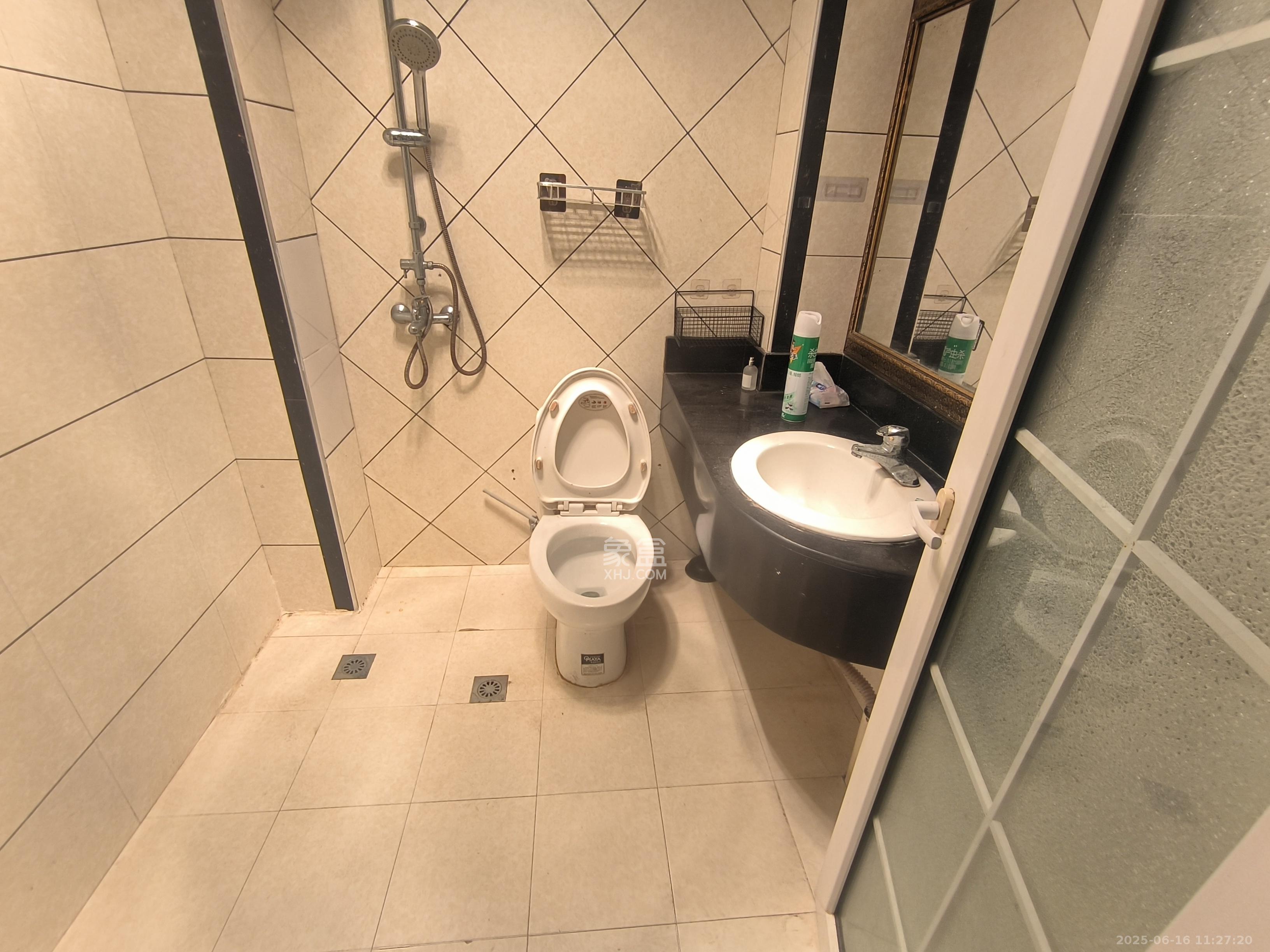 欣胜园 3室2厅2卫 2200.0元/月 欣胜园 3室2厅2卫 2200.0元/月室内图