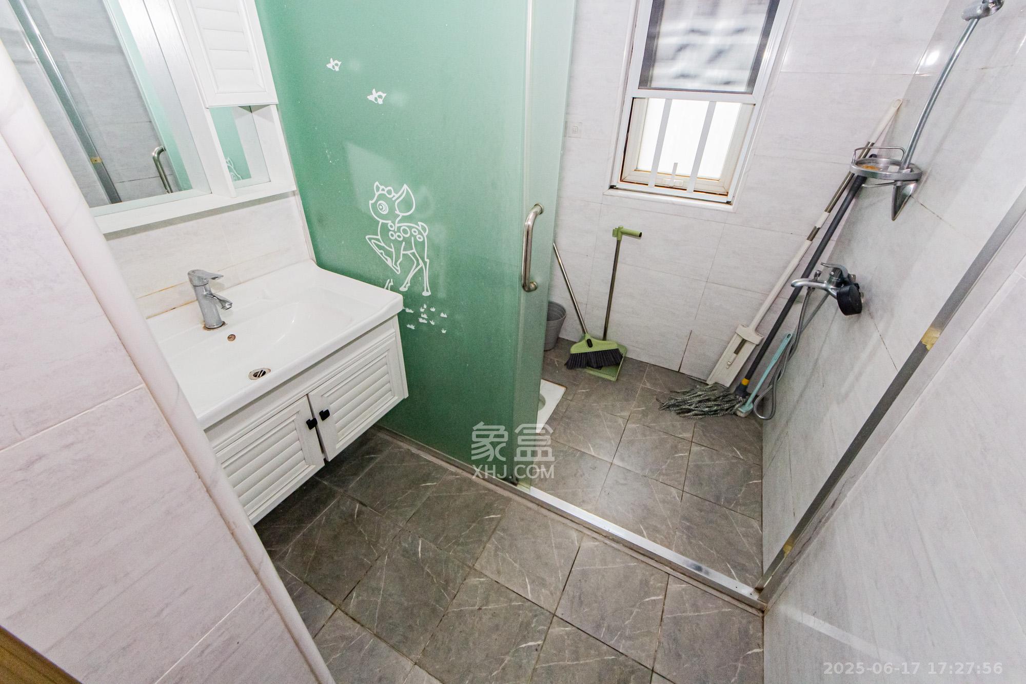 北辰三角洲C3区  3室2厅1卫    138.0万 北辰三角洲C3区  3室2厅1卫    138.0万卫生间