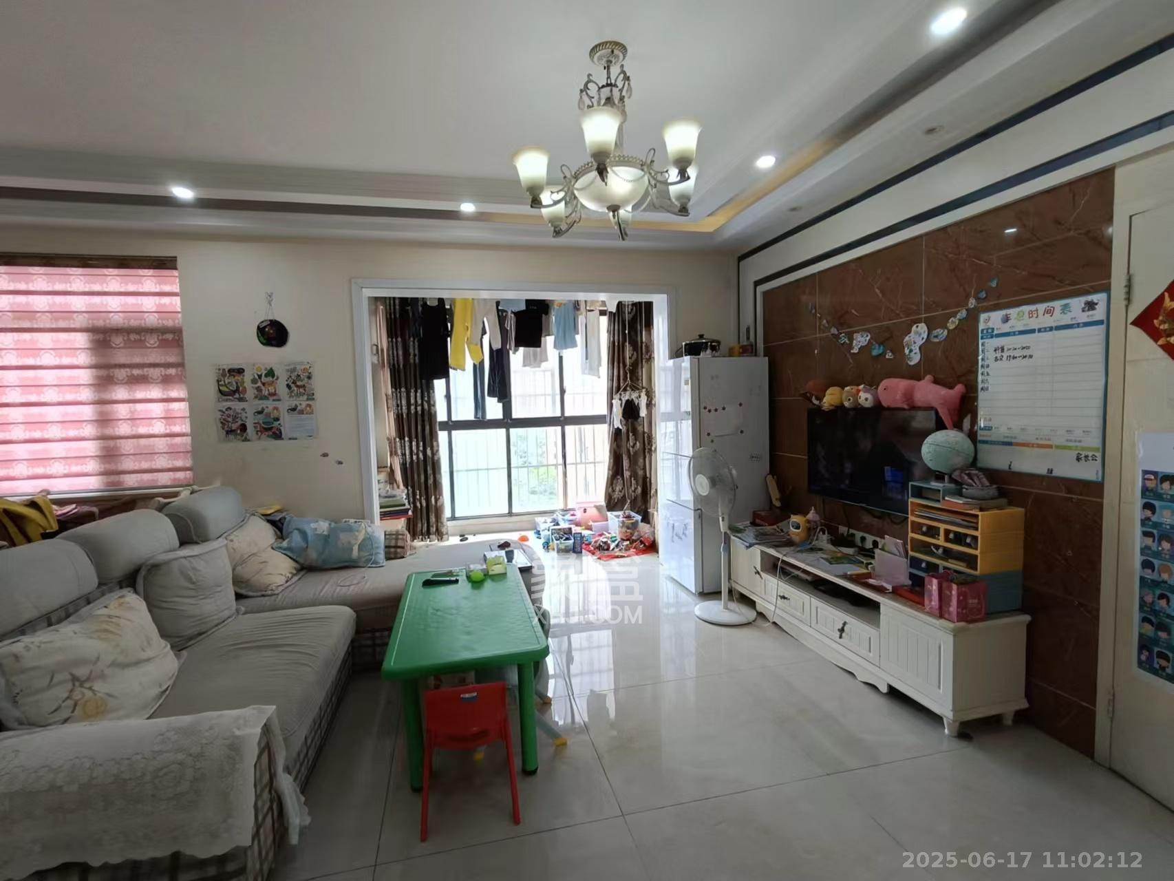 新盛珑璟台  2室2厅1卫    2400.0元/月 新盛珑璟台  2室2厅1卫    2400.0元/月室内图