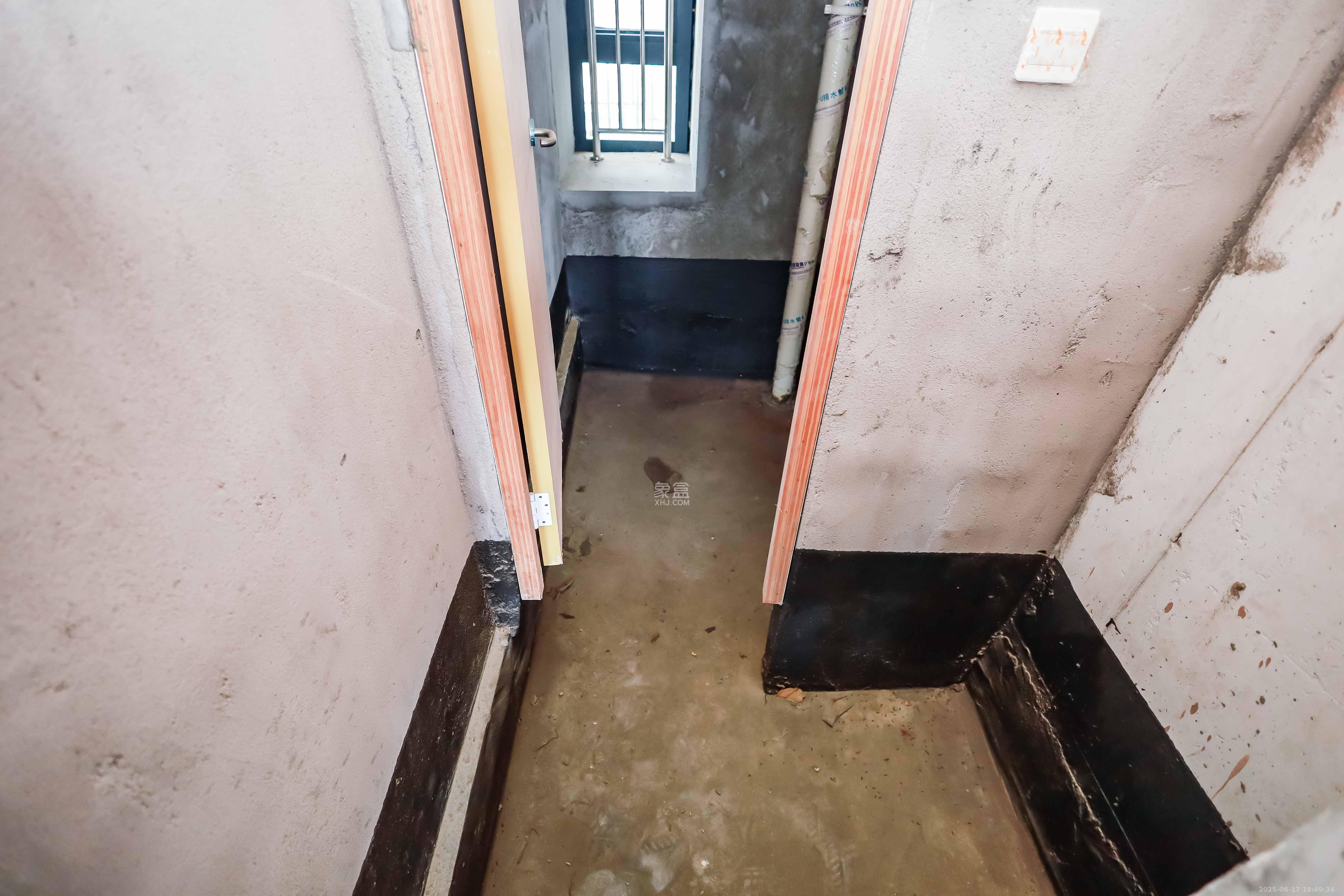 金侨风华府 4室2厅2卫 89.0万 金侨风华府 4室2厅2卫 89.0万卫生间