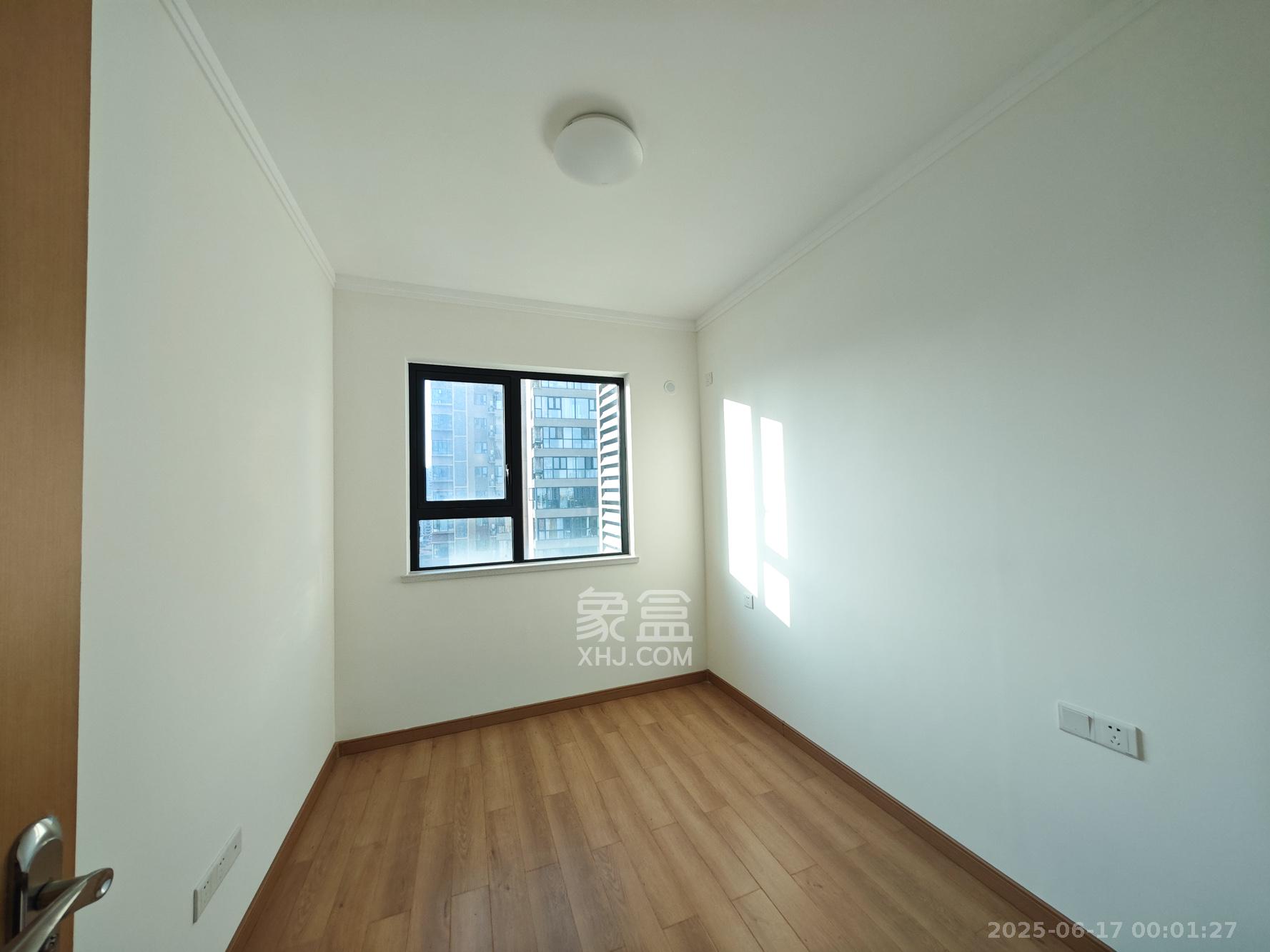 中建嘉和城凤凰台(中建瑞兴家园) 4室2厅0卫 92.8万 中建嘉和城凤凰台(中建瑞兴家园) 4室2厅0卫 92.8万卧室