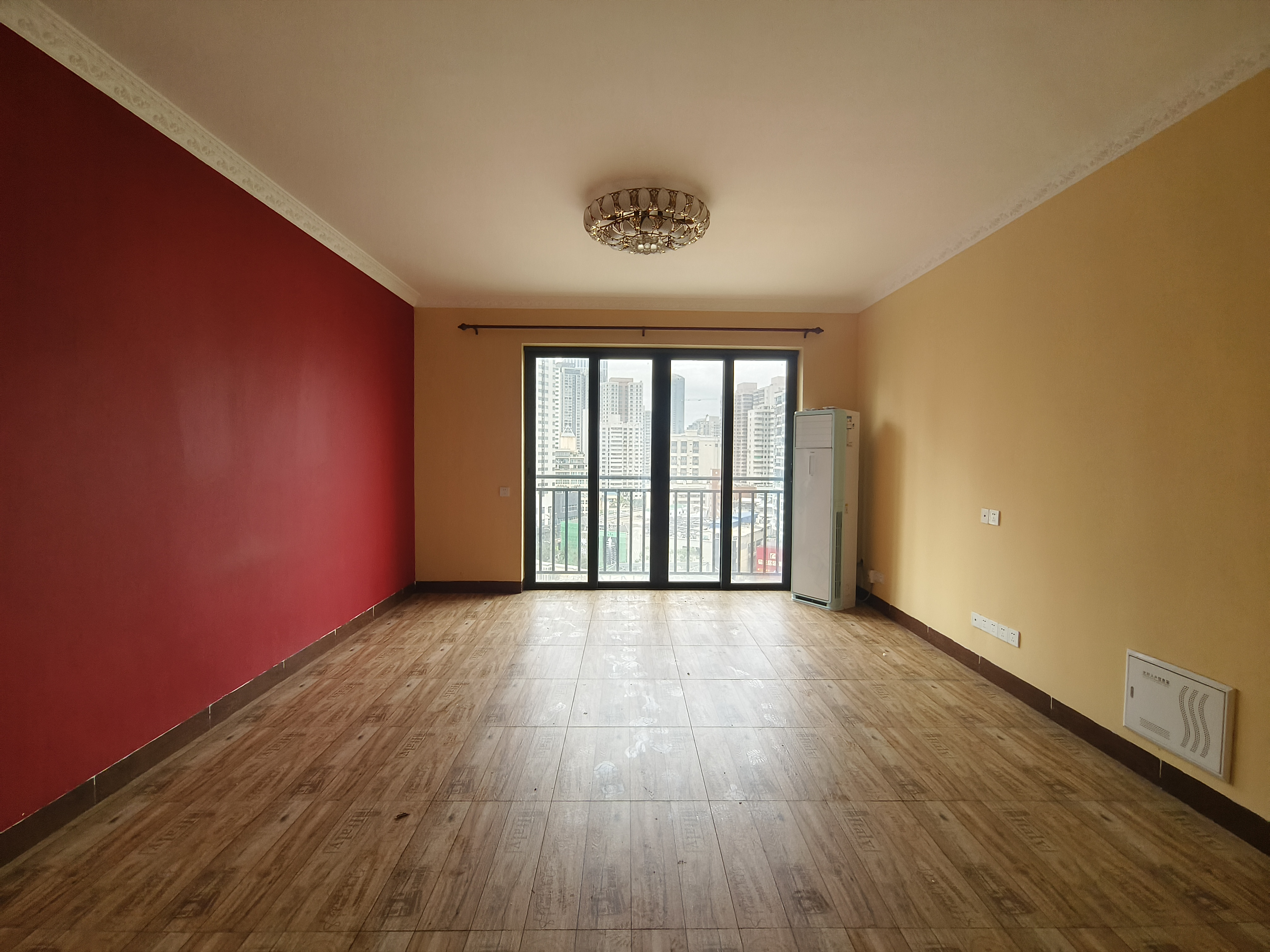 金龙城市广场一期 3室2厅2卫 235.0万 金龙城市广场一期 3室2厅2卫 235.0万室内图