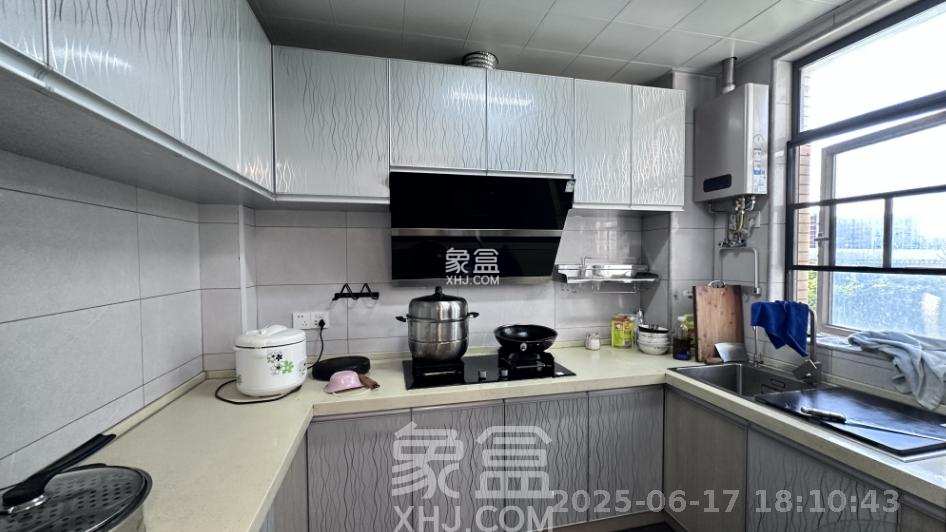 福天藏郡院子  4室2厅1卫    3000.0元/月 福天藏郡院子  4室2厅1卫    3000.0元/月室内图