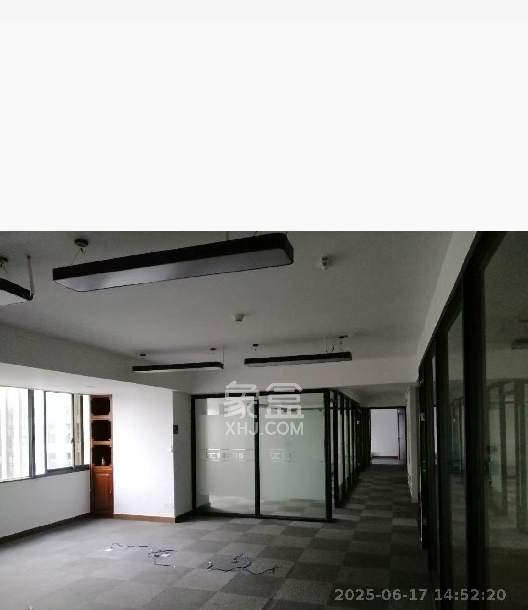 东方芙蓉 3室1厅1卫 7500.0元/月 东方芙蓉 3室1厅1卫 7500.0元/月室内图