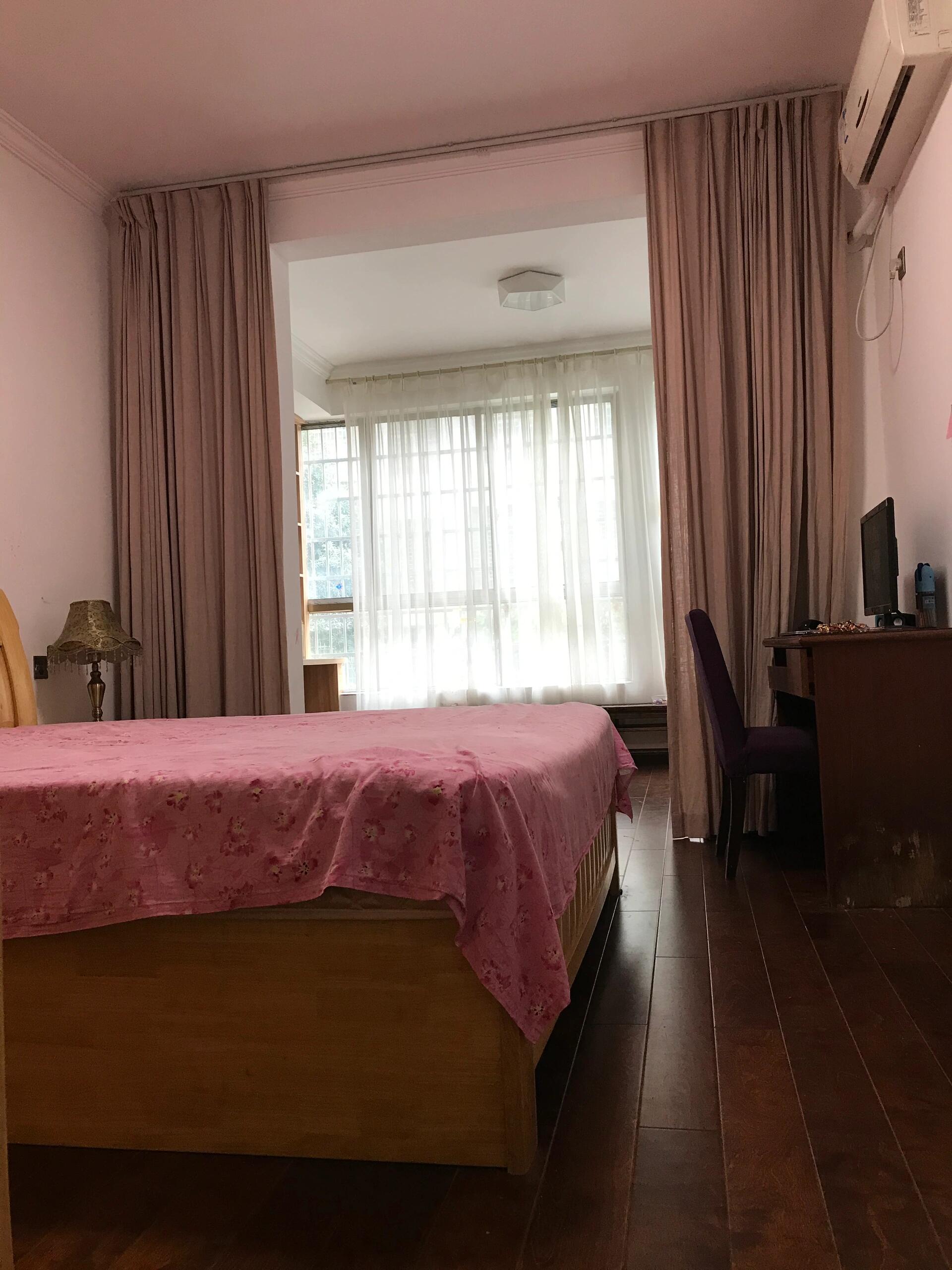 市安监住宅小区（应急管理局）  4室2厅2卫    155.0万客厅