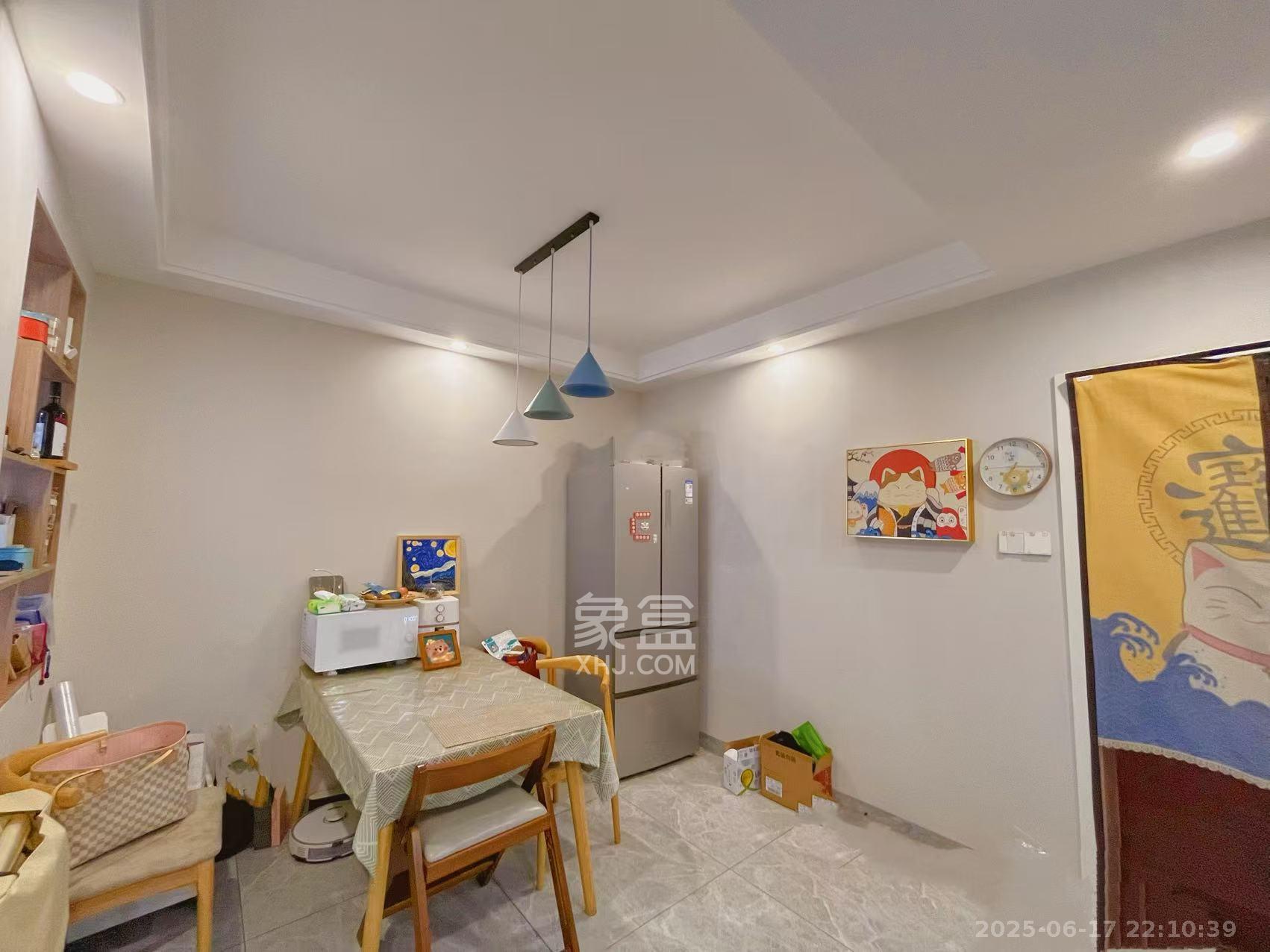 天鸿小区  2室1厅1卫   2300.00元/月室内图