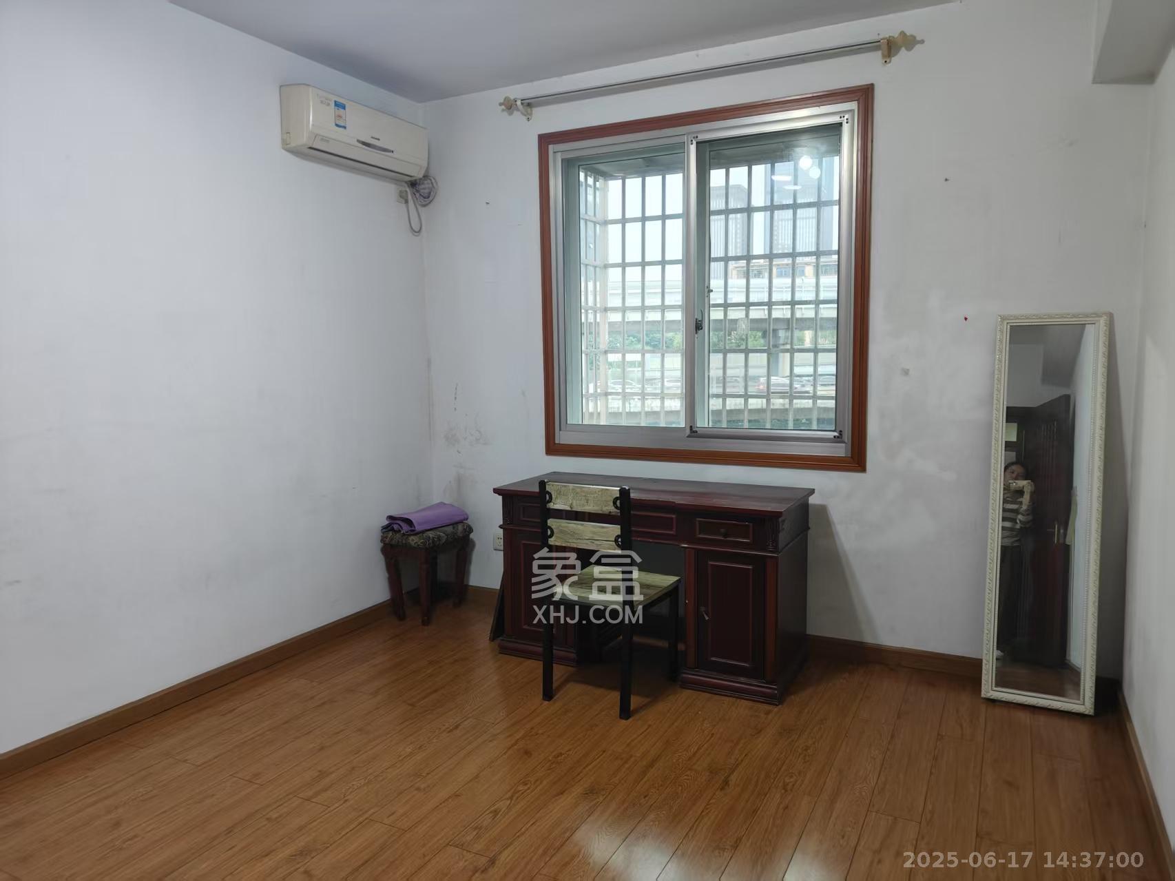 天鸿小区 3室2厅2卫 1900.0元/月 天鸿小区 3室2厅2卫 1900.0元/月室内图