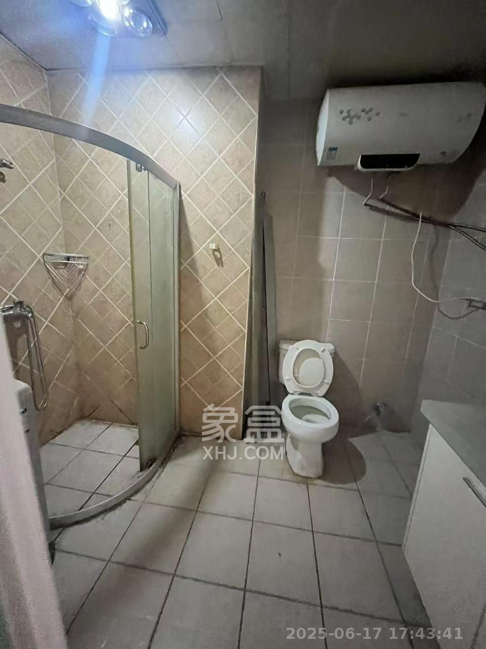昊天大厦  1室0厅1卫   2000.00元/月室内图