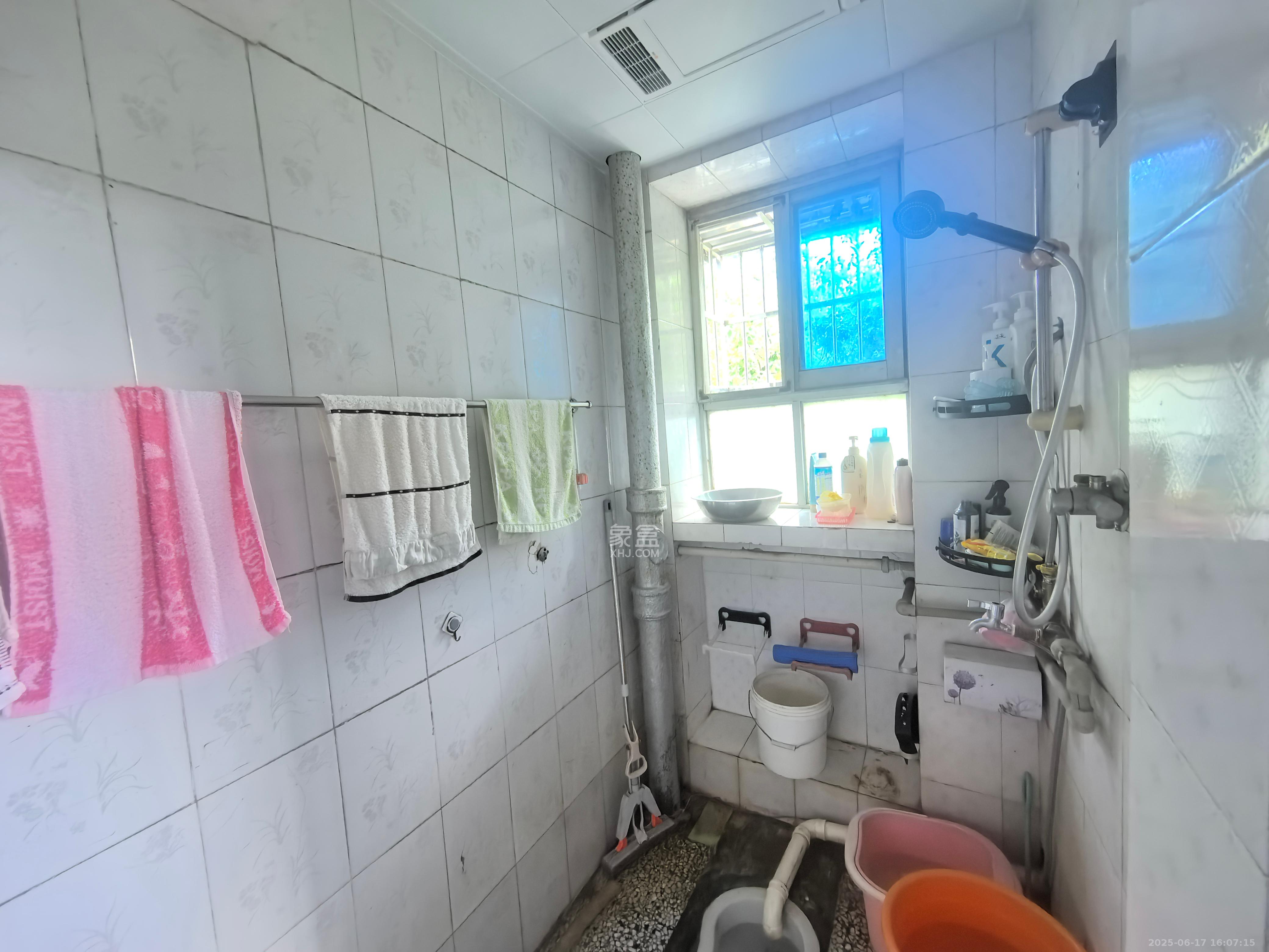 南园小区  2室2厅1卫   1400.00元/月室内图
