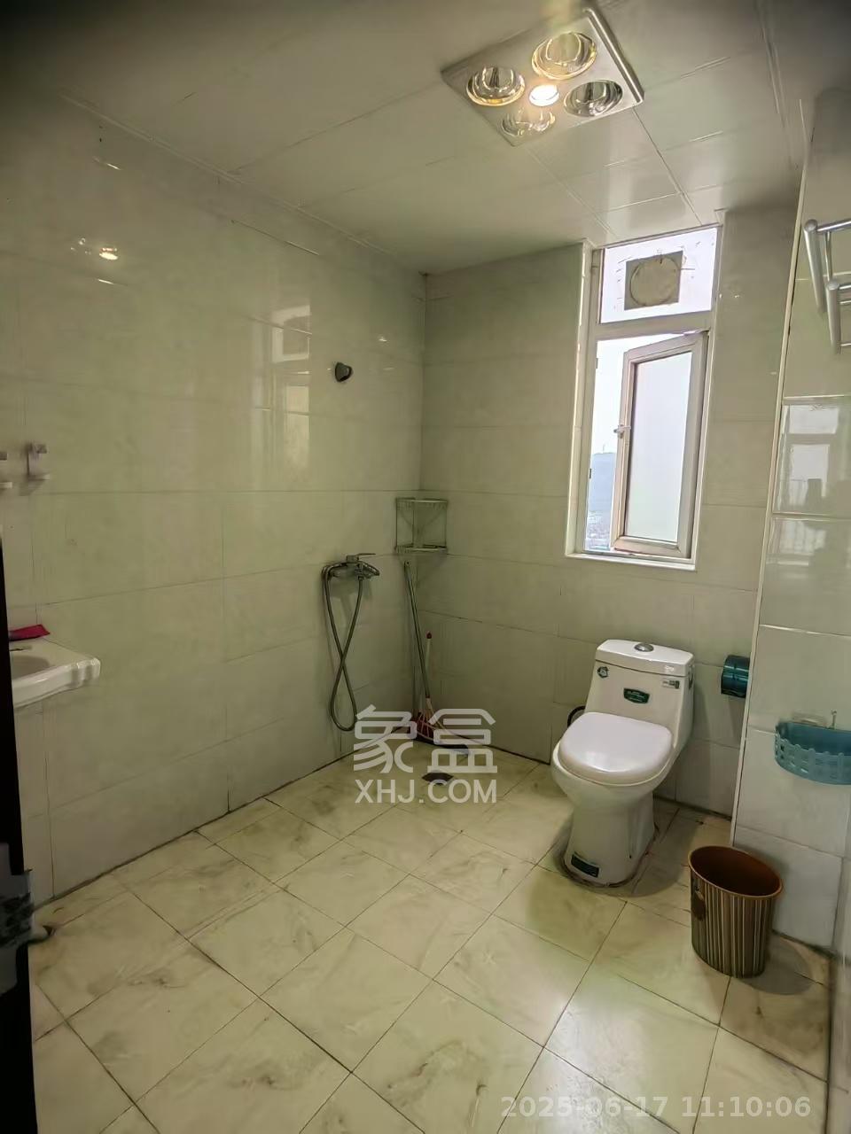 米兰春天  4室2厅2卫    2400.0元/月 米兰春天  4室2厅2卫    2400.0元/月室内图