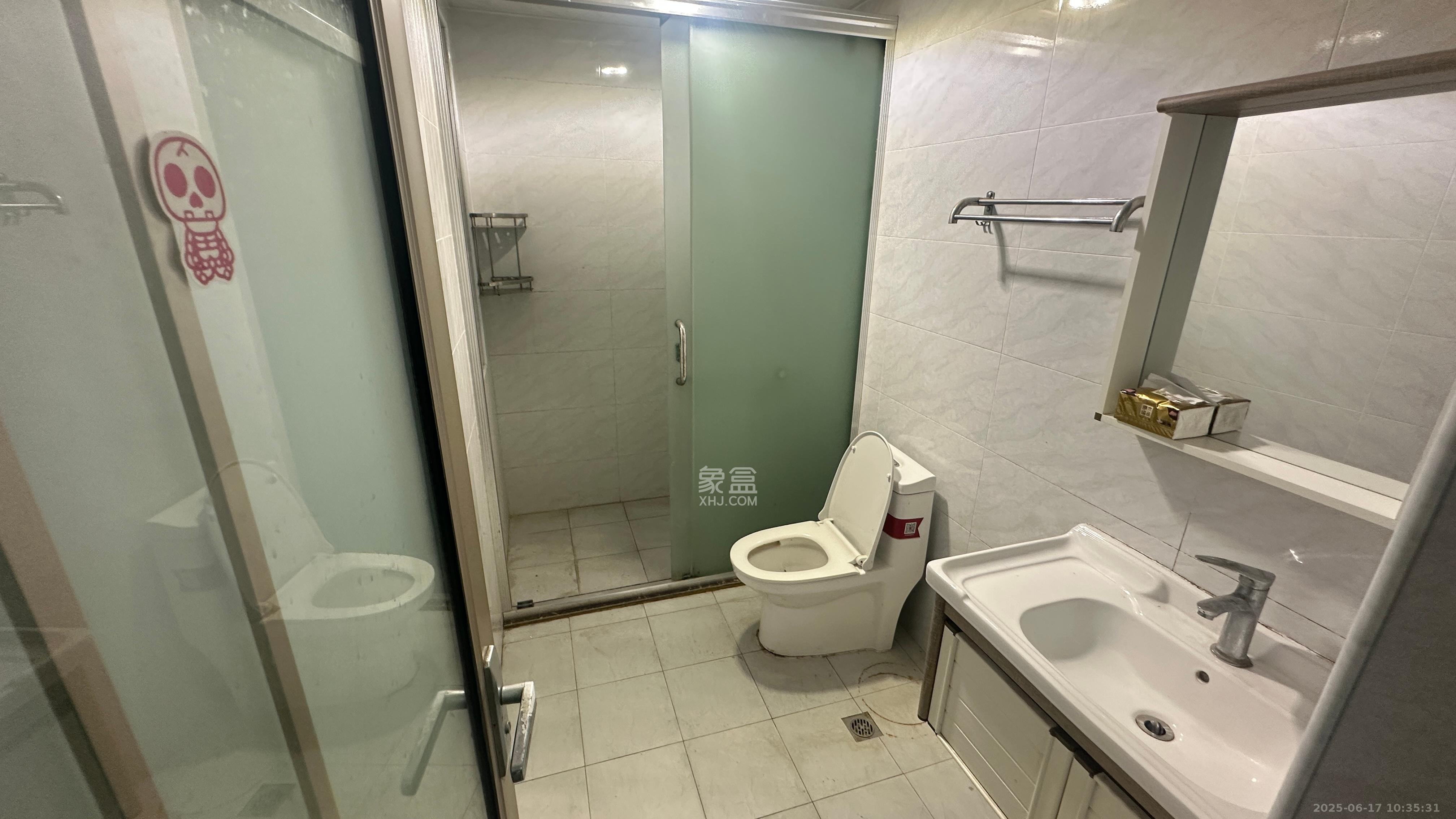 星月绿洲  4室2厅2卫    2400.0元/月 星月绿洲  4室2厅2卫    2400.0元/月室内图