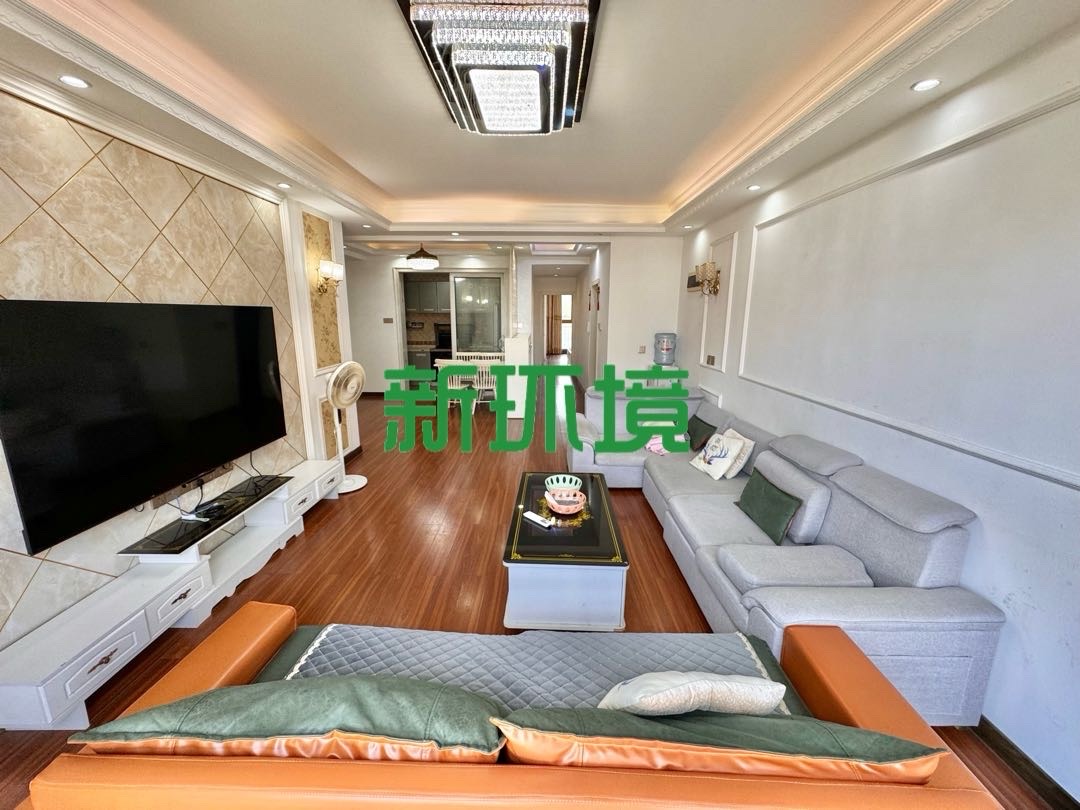 山水印象  3室2厅2卫   2200.00元/月室内图