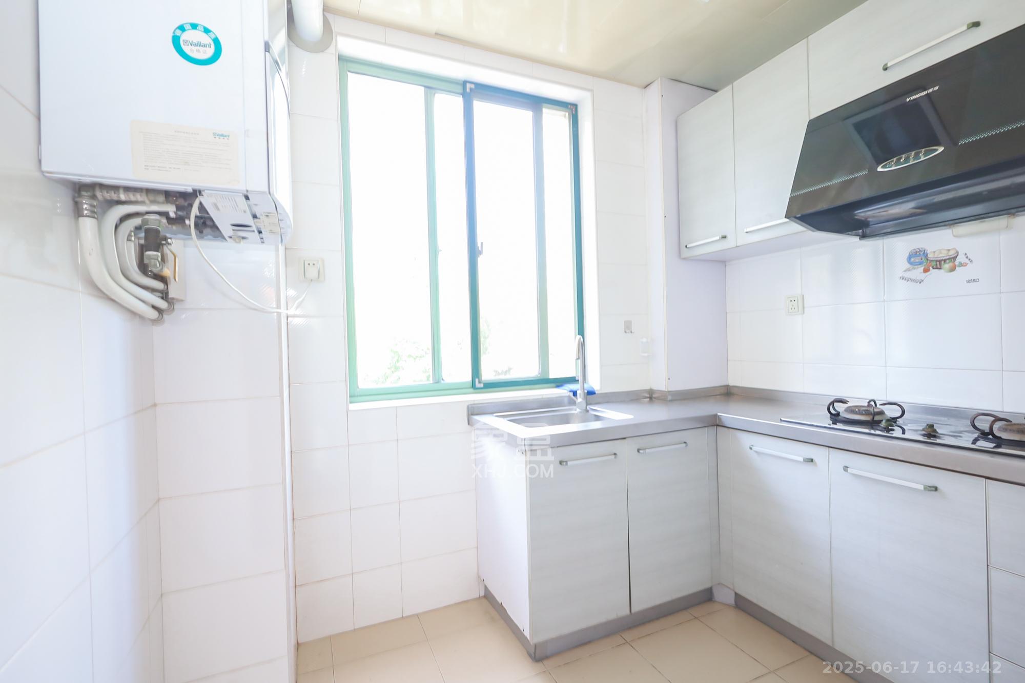 枫树园 3室2厅2卫 128.0万 枫树园 3室2厅2卫 128.0万厨房