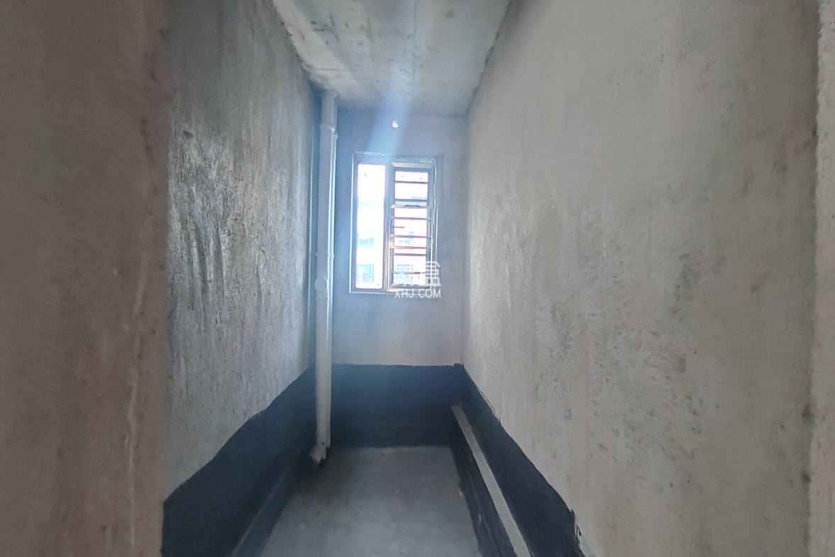 青春里-铂樾府 5室2厅2卫 92.8万 青春里-铂樾府 5室2厅2卫 92.8万卫生间