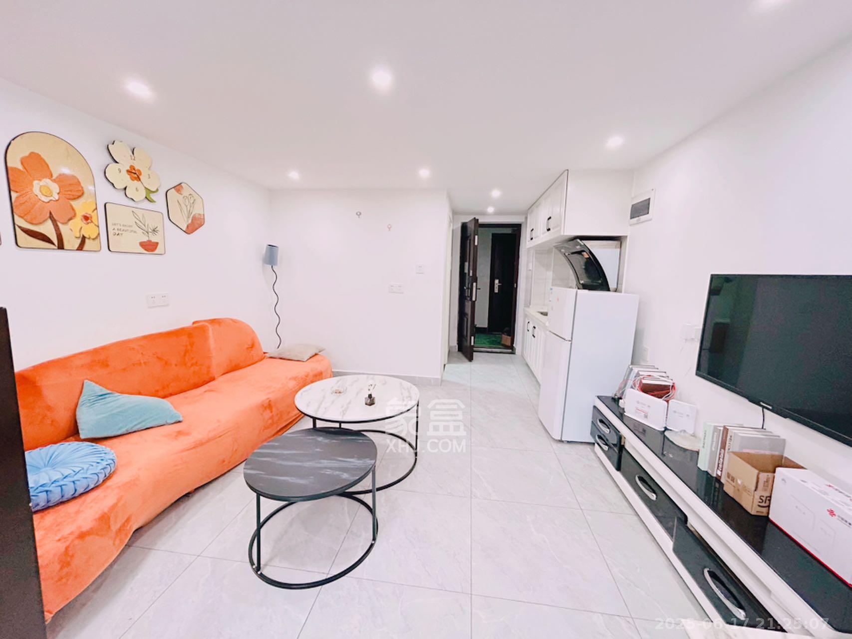 裕天国际商汇中心 1室1厅1卫 1800.0元/月 裕天国际商汇中心 1室1厅1卫 1800.0元/月室内图