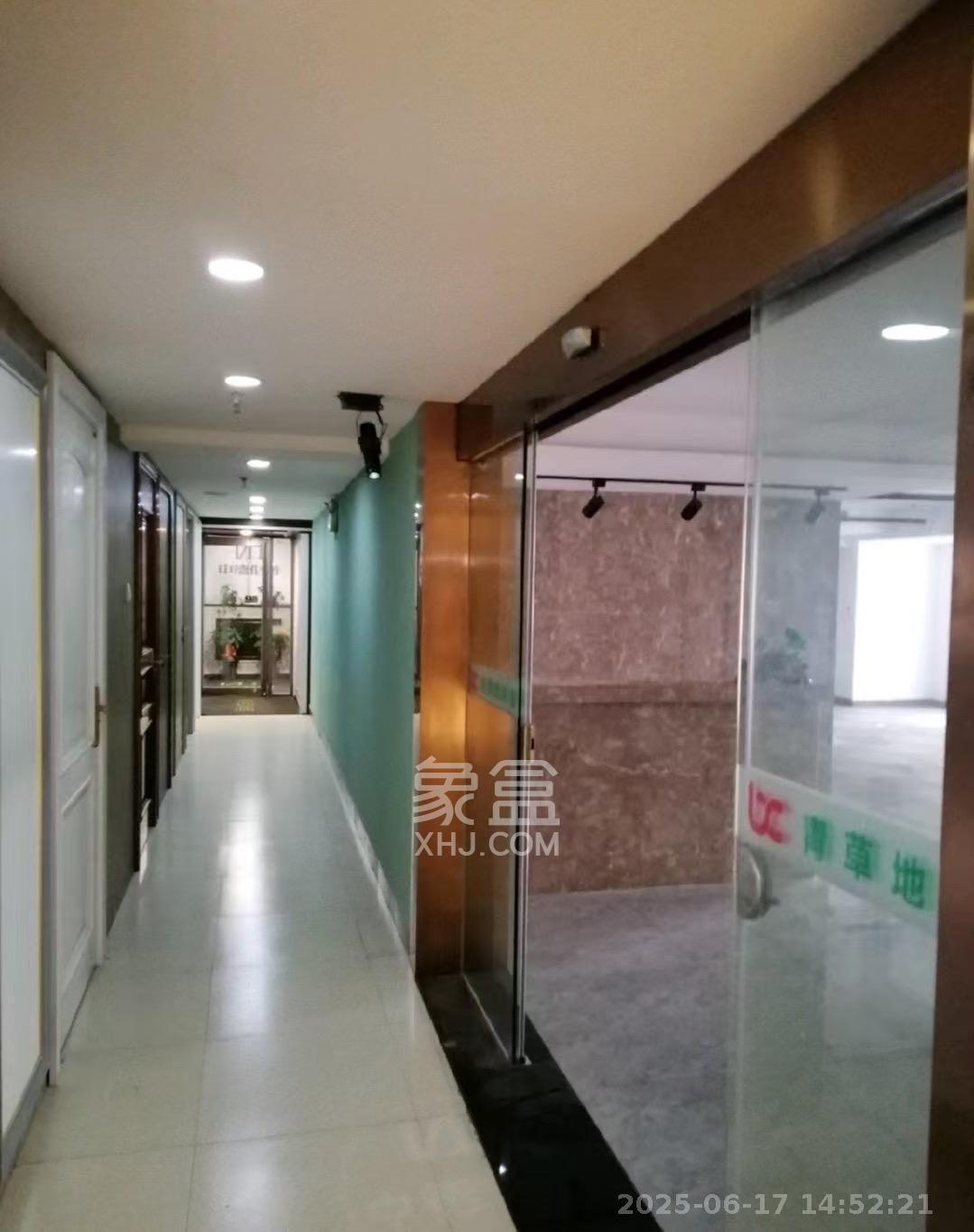 东方芙蓉 3室1厅1卫 7500.0元/月 东方芙蓉 3室1厅1卫 7500.0元/月室内图