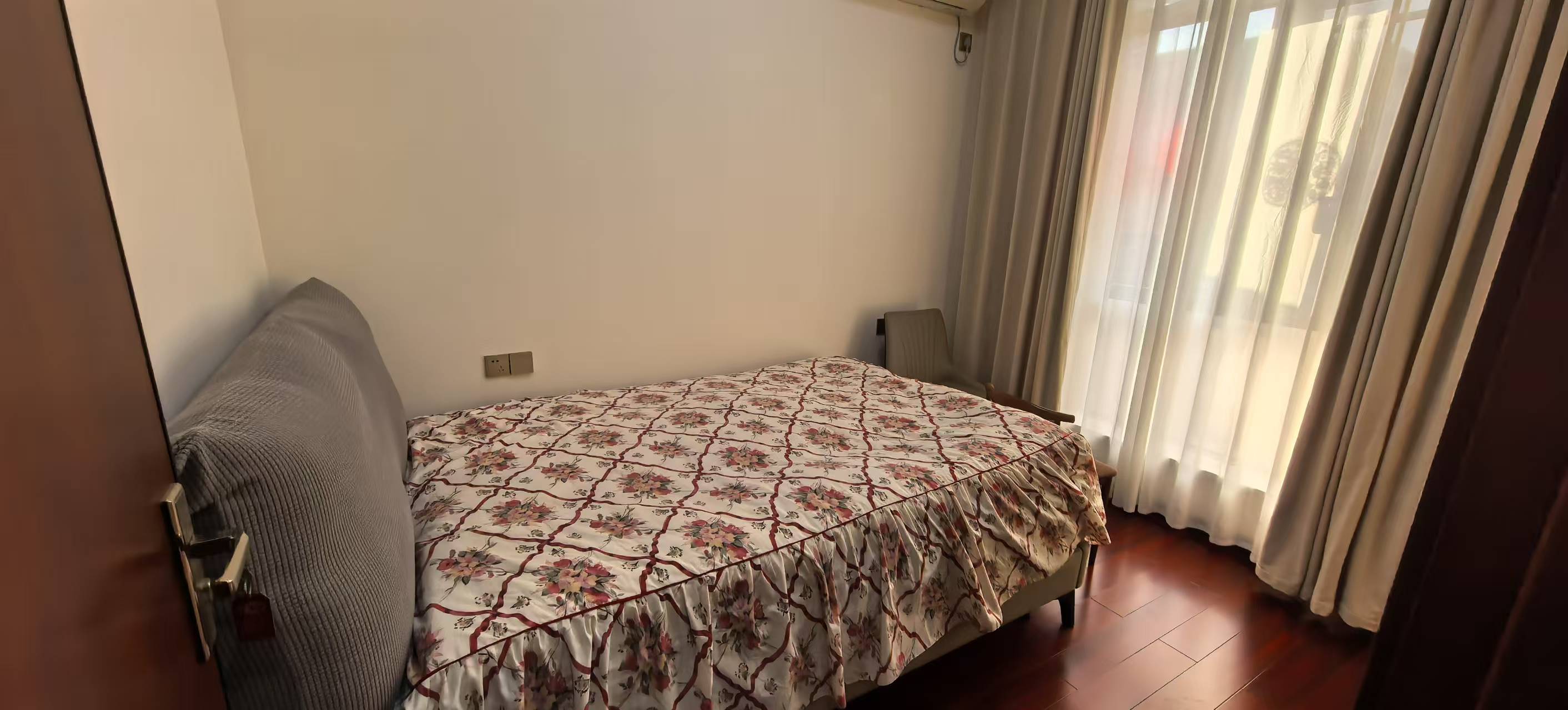 万丰上院左岸 5室3厅4卫 390.0万 万丰上院左岸 5室3厅4卫 390.0万室内图