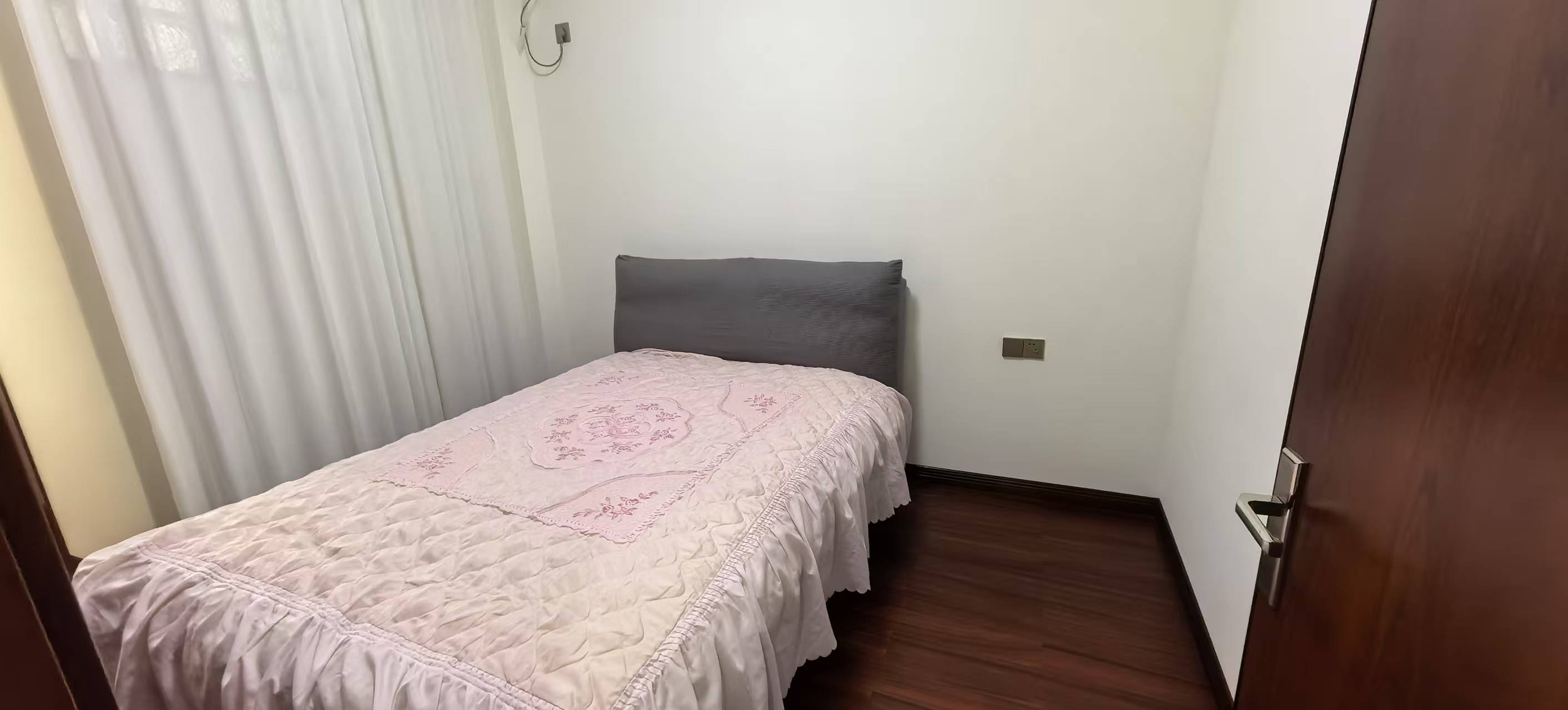 万丰上院左岸 5室3厅4卫 390.0万 万丰上院左岸 5室3厅4卫 390.0万室内图