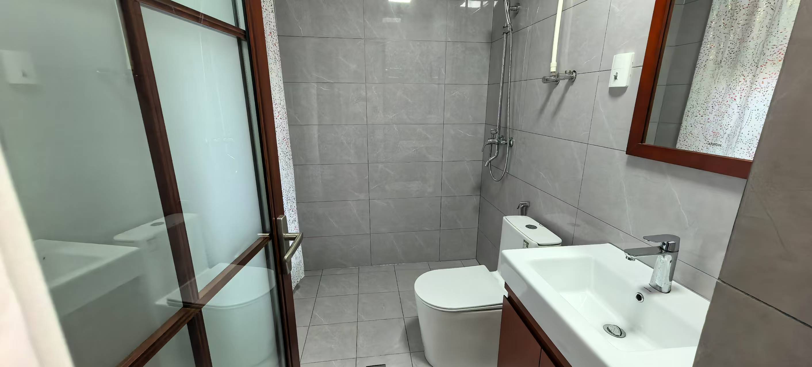 万丰上院左岸 5室3厅4卫 390.0万 万丰上院左岸 5室3厅4卫 390.0万室内图