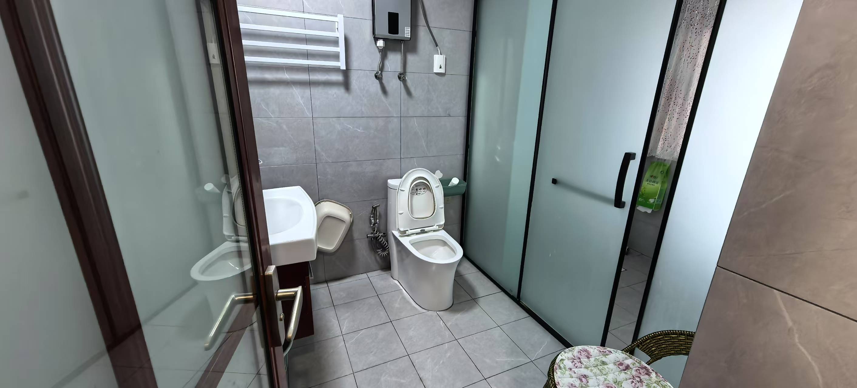 万丰上院左岸 5室3厅4卫 390.0万 万丰上院左岸 5室3厅4卫 390.0万室内图