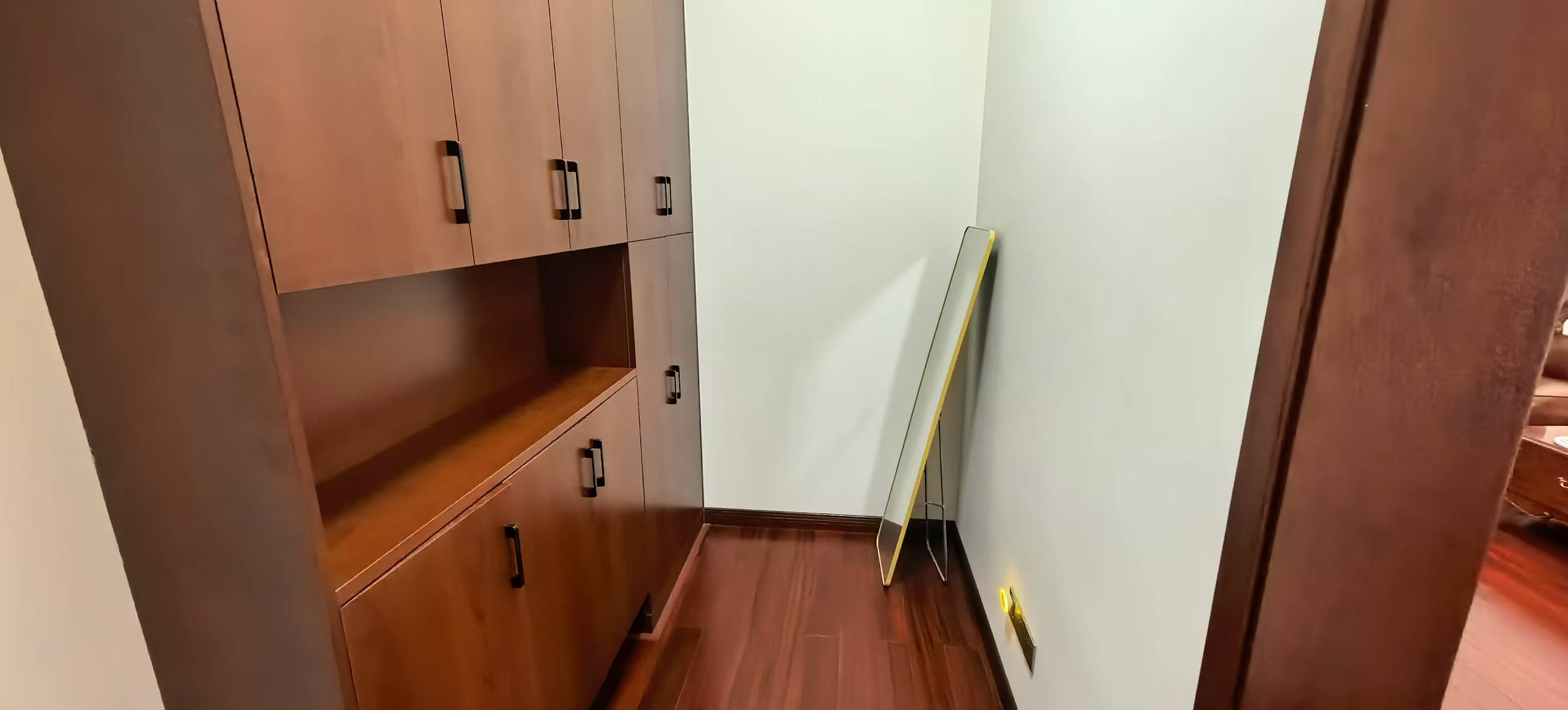 万丰上院左岸 5室3厅4卫 390.0万 万丰上院左岸 5室3厅4卫 390.0万室内图