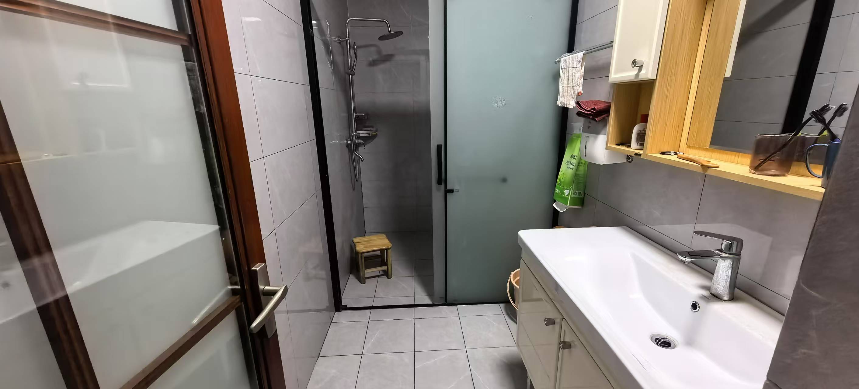 万丰上院左岸 5室3厅4卫 390.0万 万丰上院左岸 5室3厅4卫 390.0万室内图