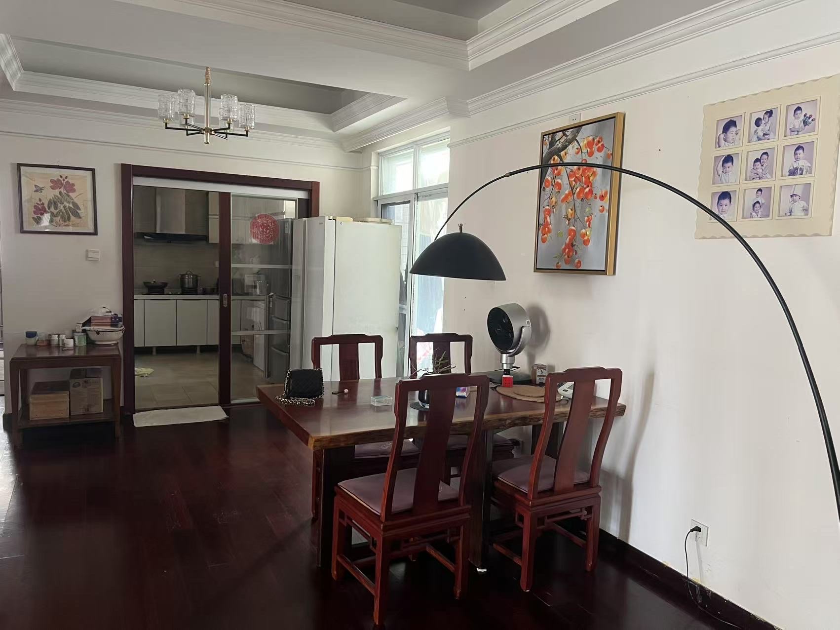 紫荆花园一期  5室2厅2卫    350.0万 紫荆花园一期  5室2厅2卫    350.0万客厅